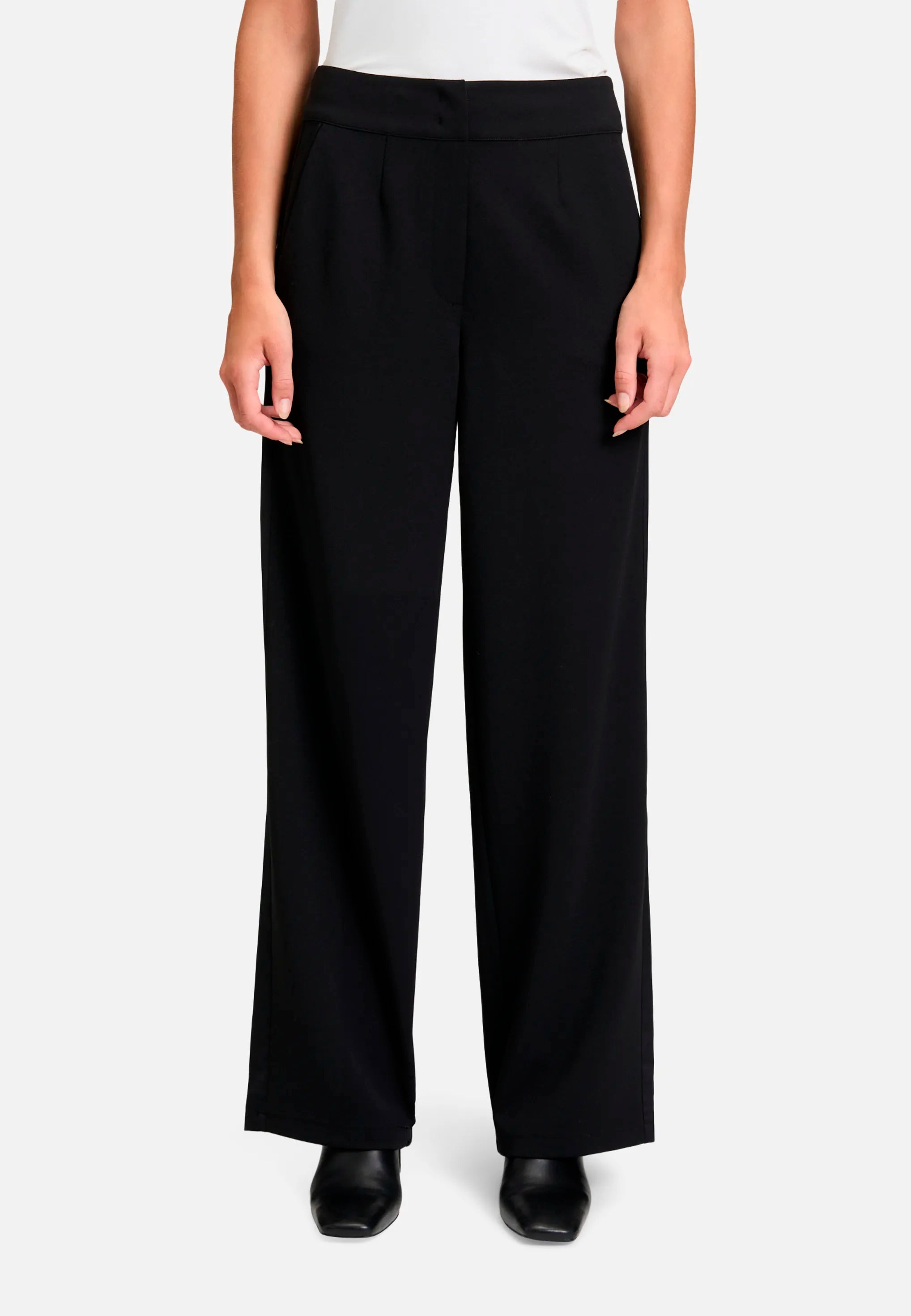 Betty Barclay_Black_Marlene Trousers, Solid Color_6086-2420_9045_02