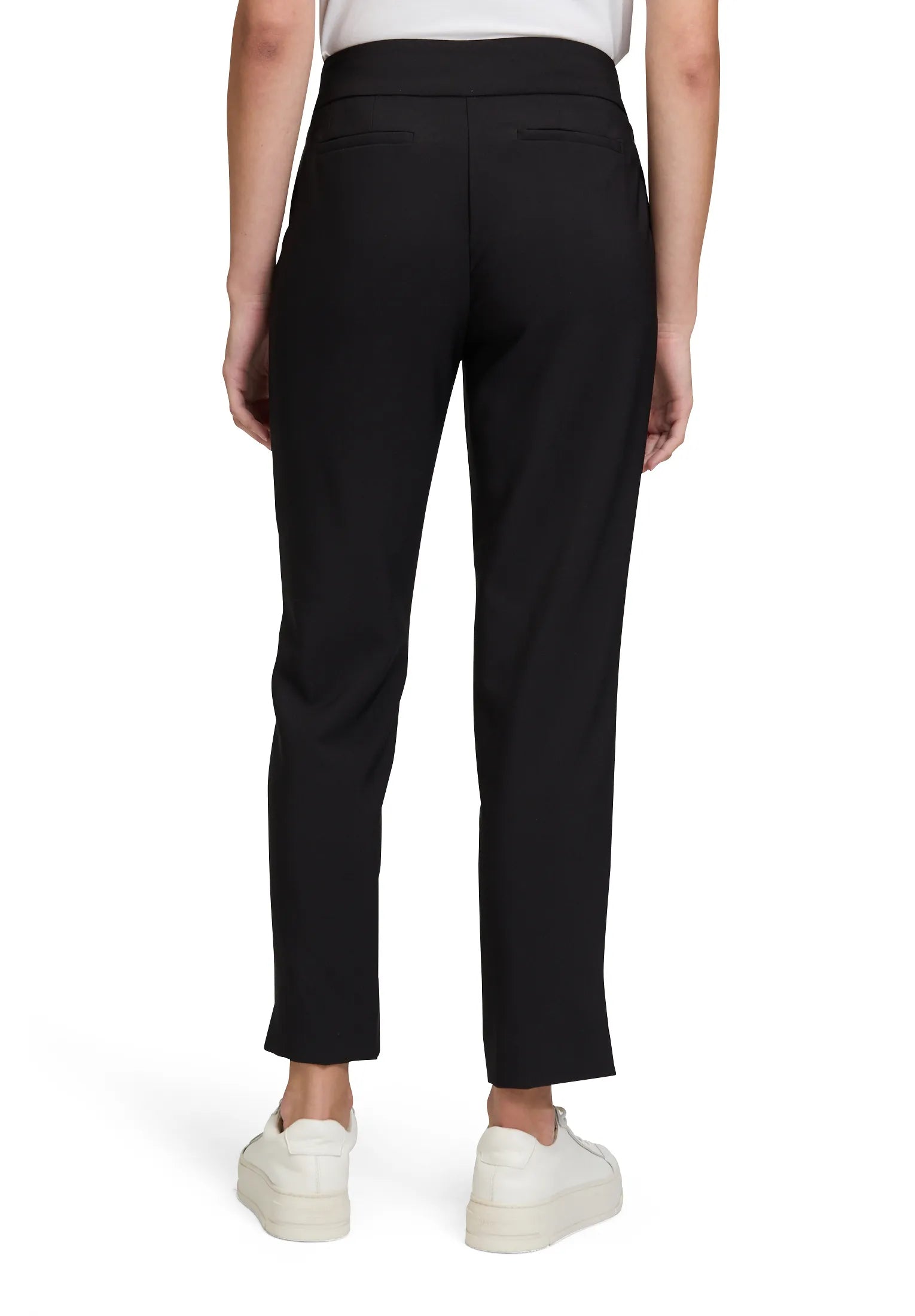 Betty Barclay_Black_Pants Classic 7/8 Length_6097-2924_9045_03