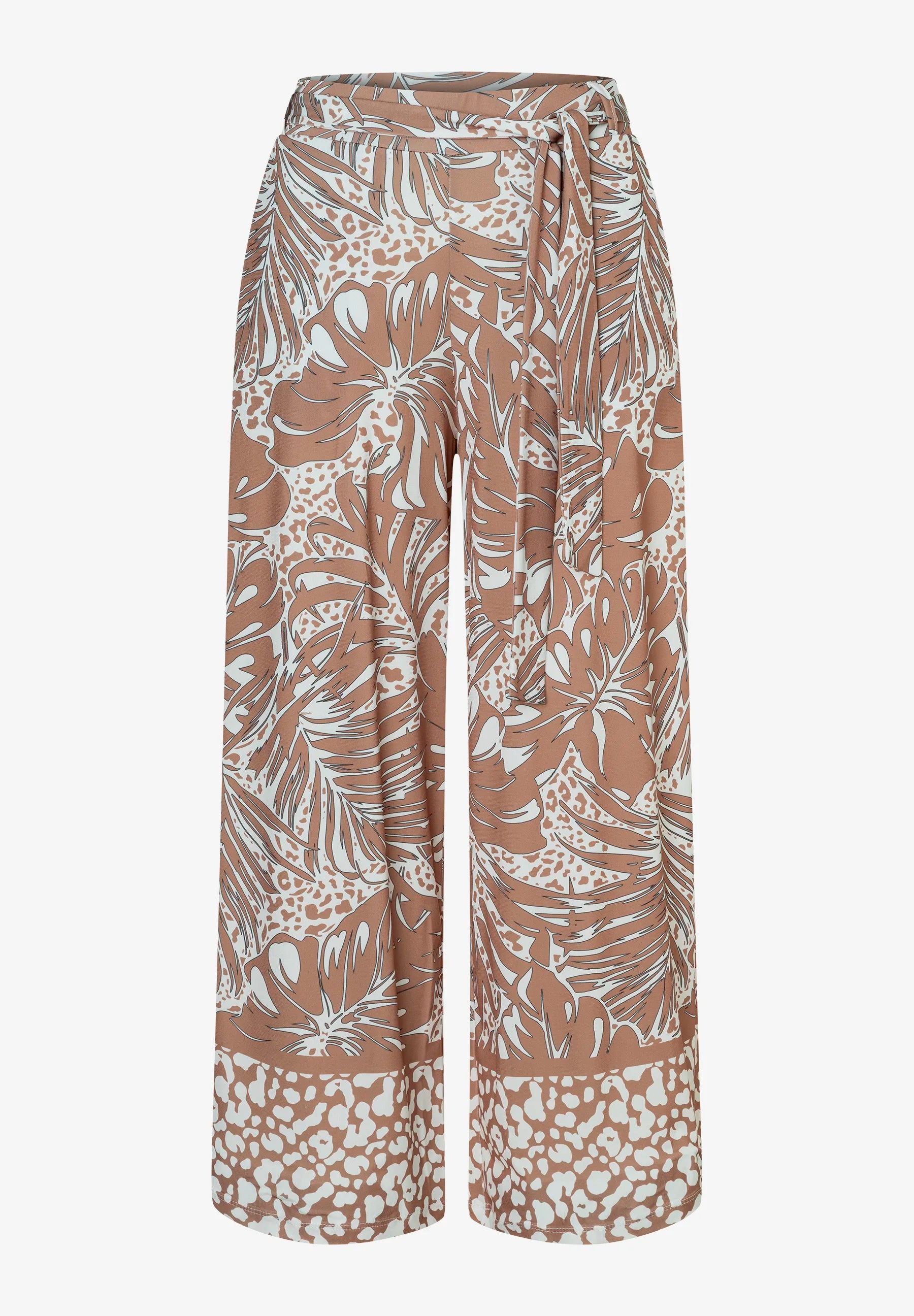 More & More Twotone Leaf Print Border Women Jersey Culottes with Print SKU: 61044650_2280 Image 04
