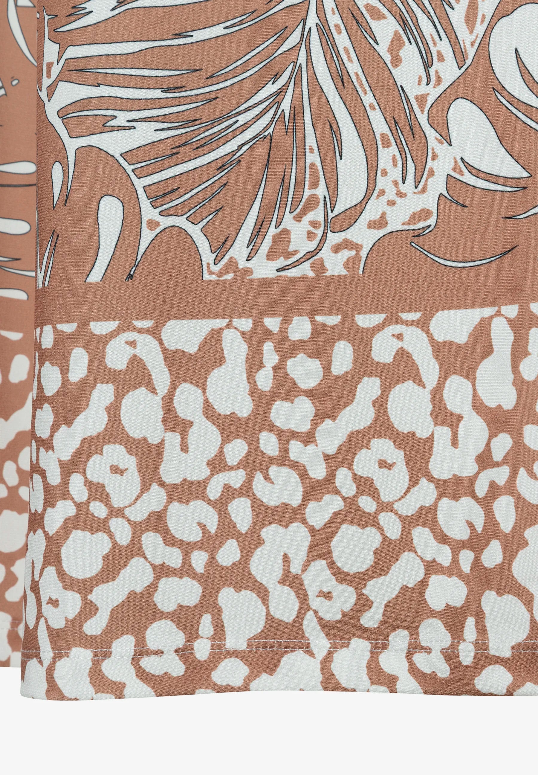 More & More Twotone Leaf Print Border Women Jersey Culottes with Print SKU: 61044650_2280 Image 07
