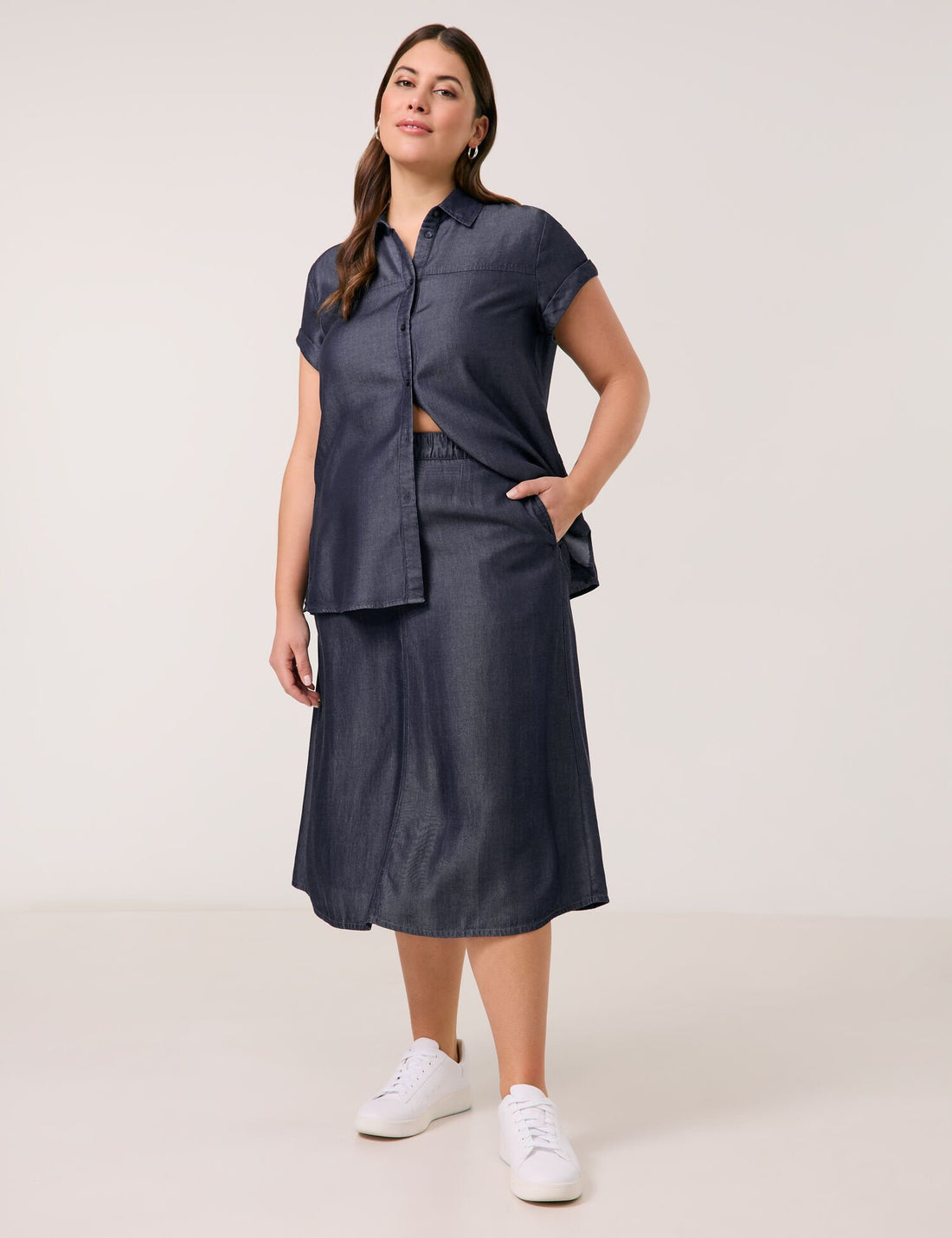 Samoon_Flowing Skirt in a Denim Look_610603-21128_8989_05