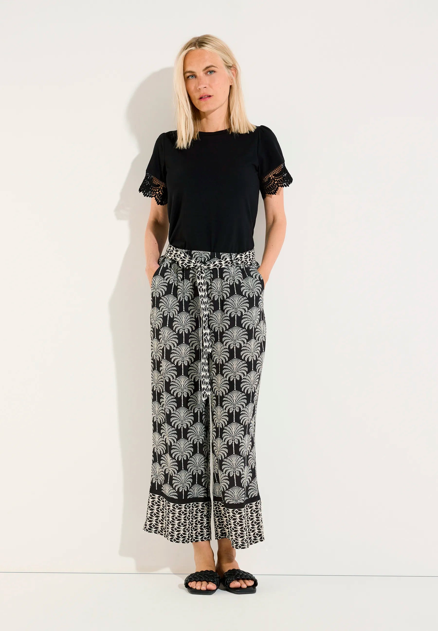 More & More Twotone Palm Print Women Cropped Printed Trousers SKU: 61064051_2790 Image 02