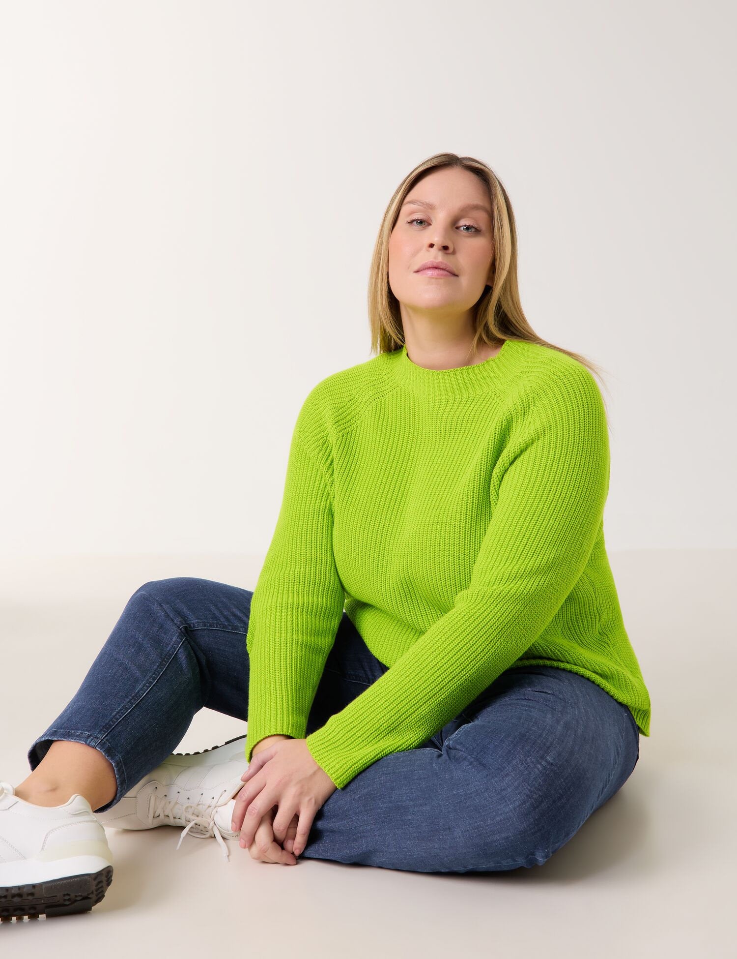 Samoon_Jenny Jeans with a Comfortable Leg_620602-21112_8999_05