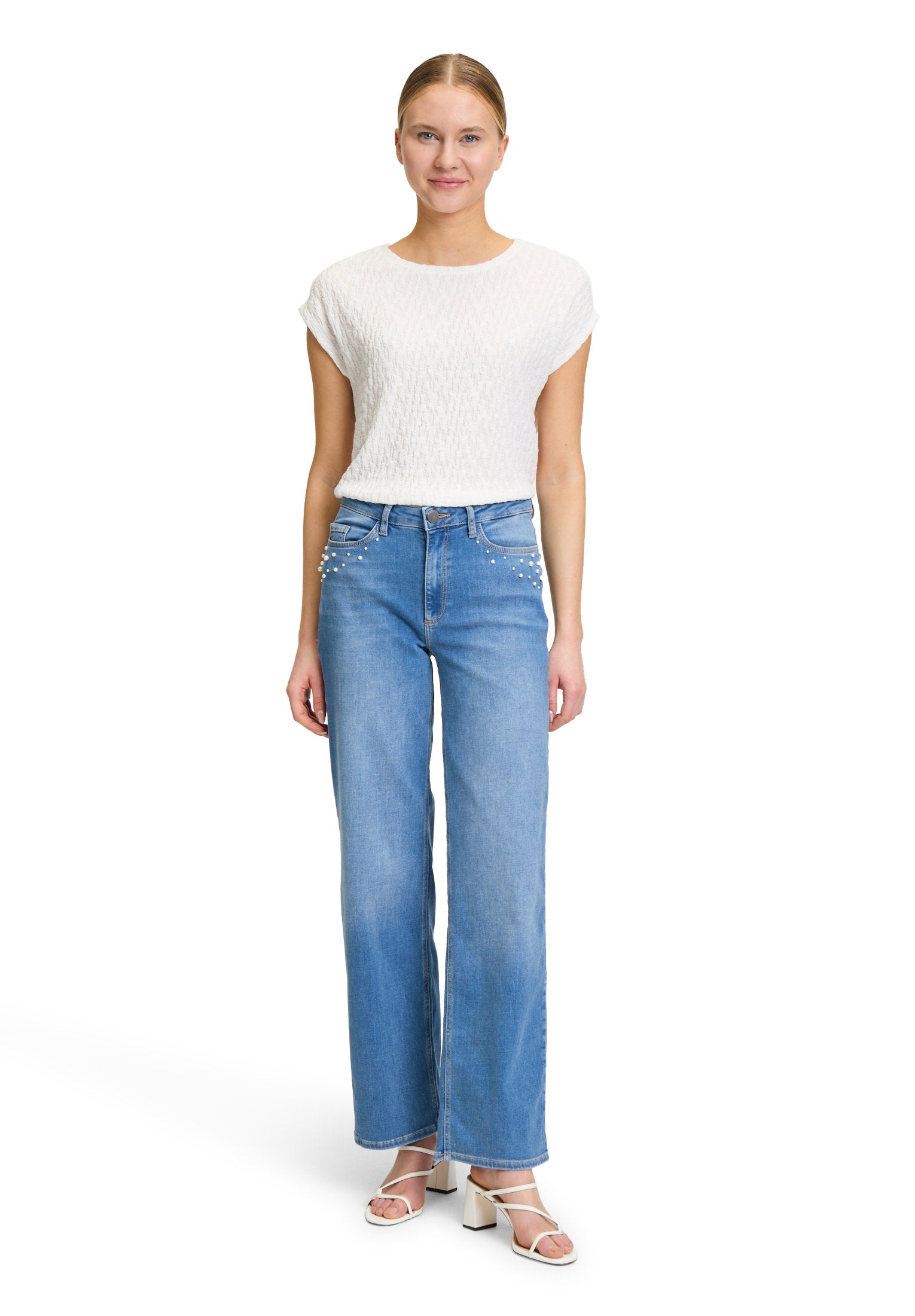 Betty Barclay_Figure-Skimming High-Waisted Jeans_6579-3414_8618_01