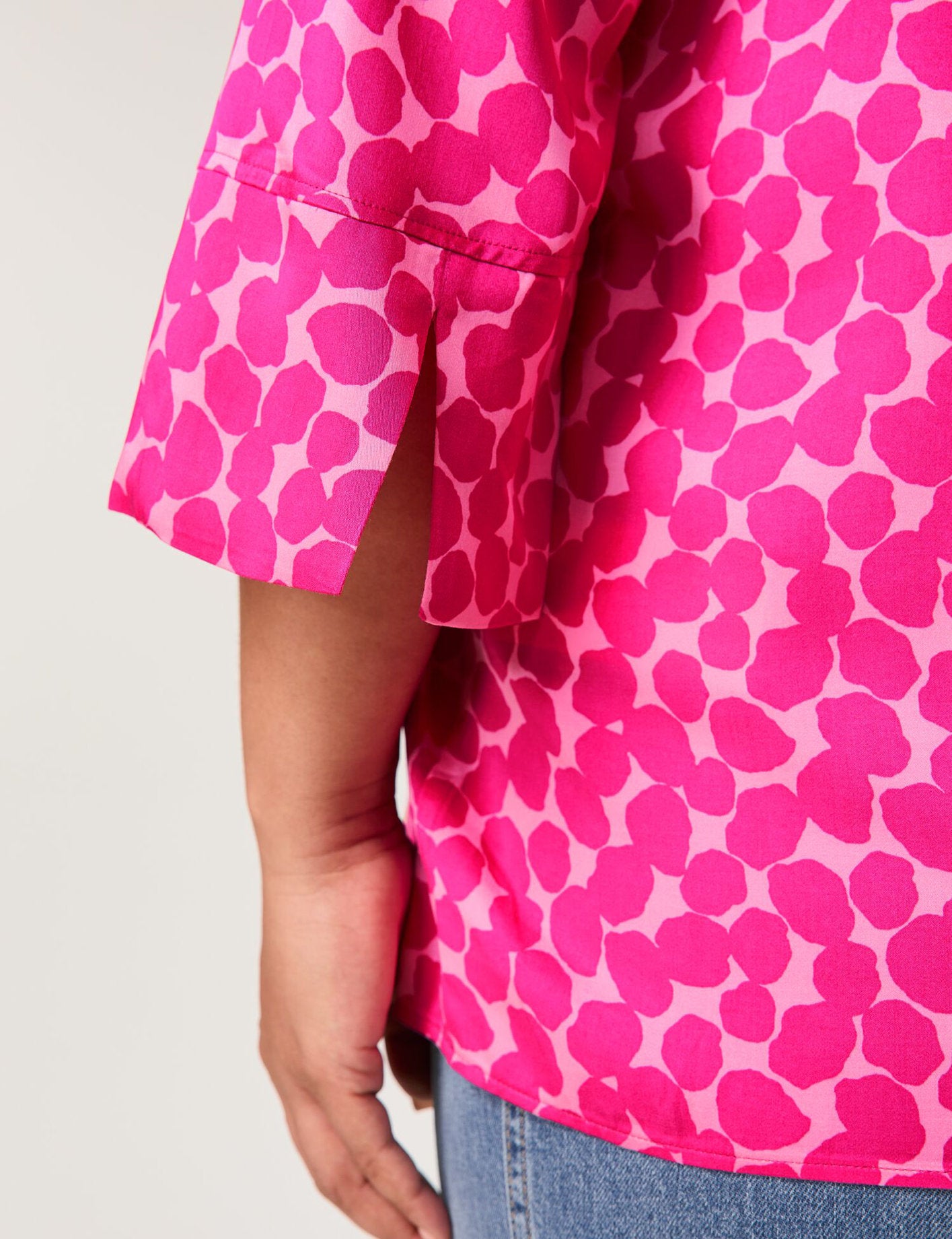 Samoon_Wide 3/4-Sleeve Blouse with a Polka Dot Print_660608-21117_3582_05