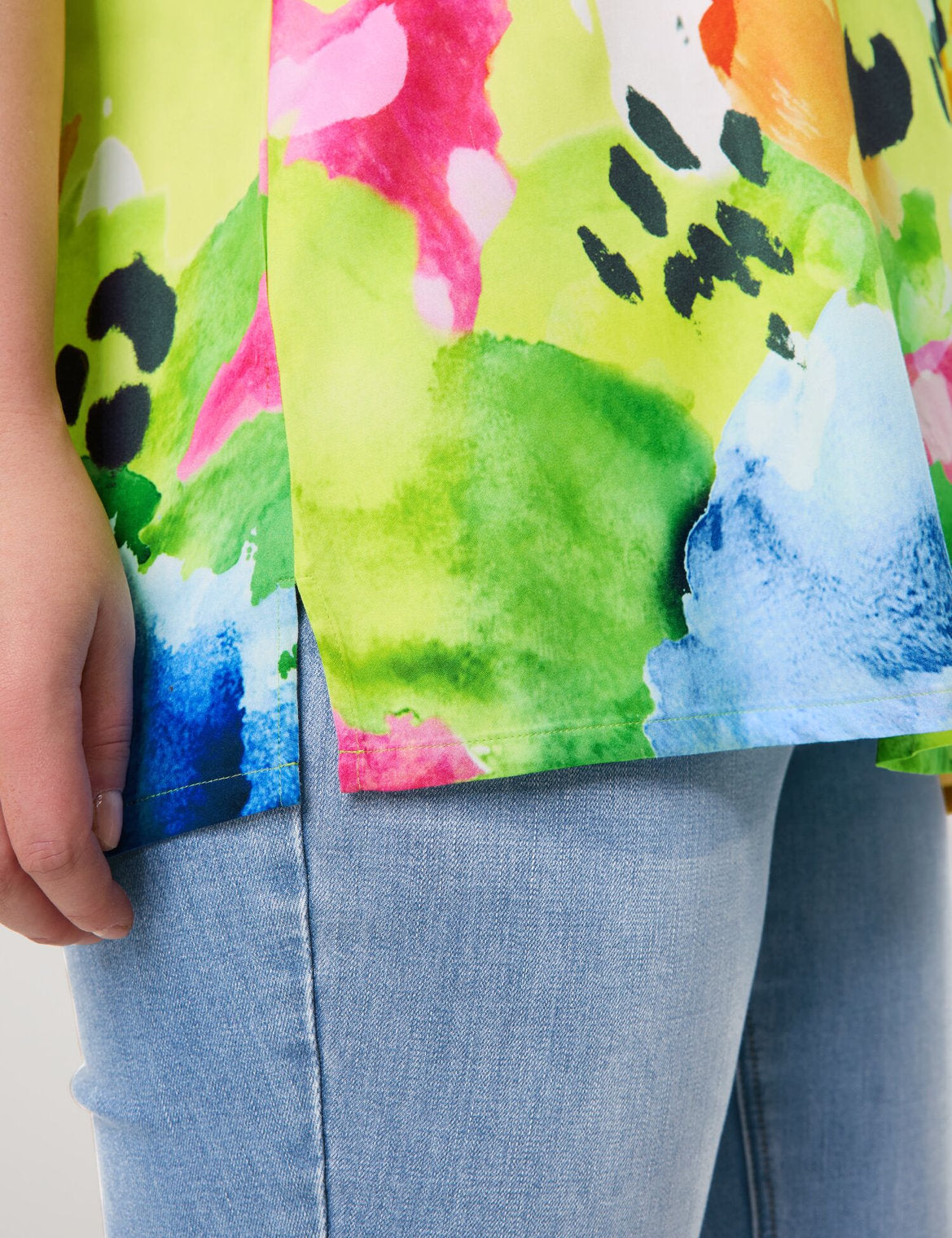 Samoon_Short Sleeve Blouse with a Floral Print_660629-21140_5752_07