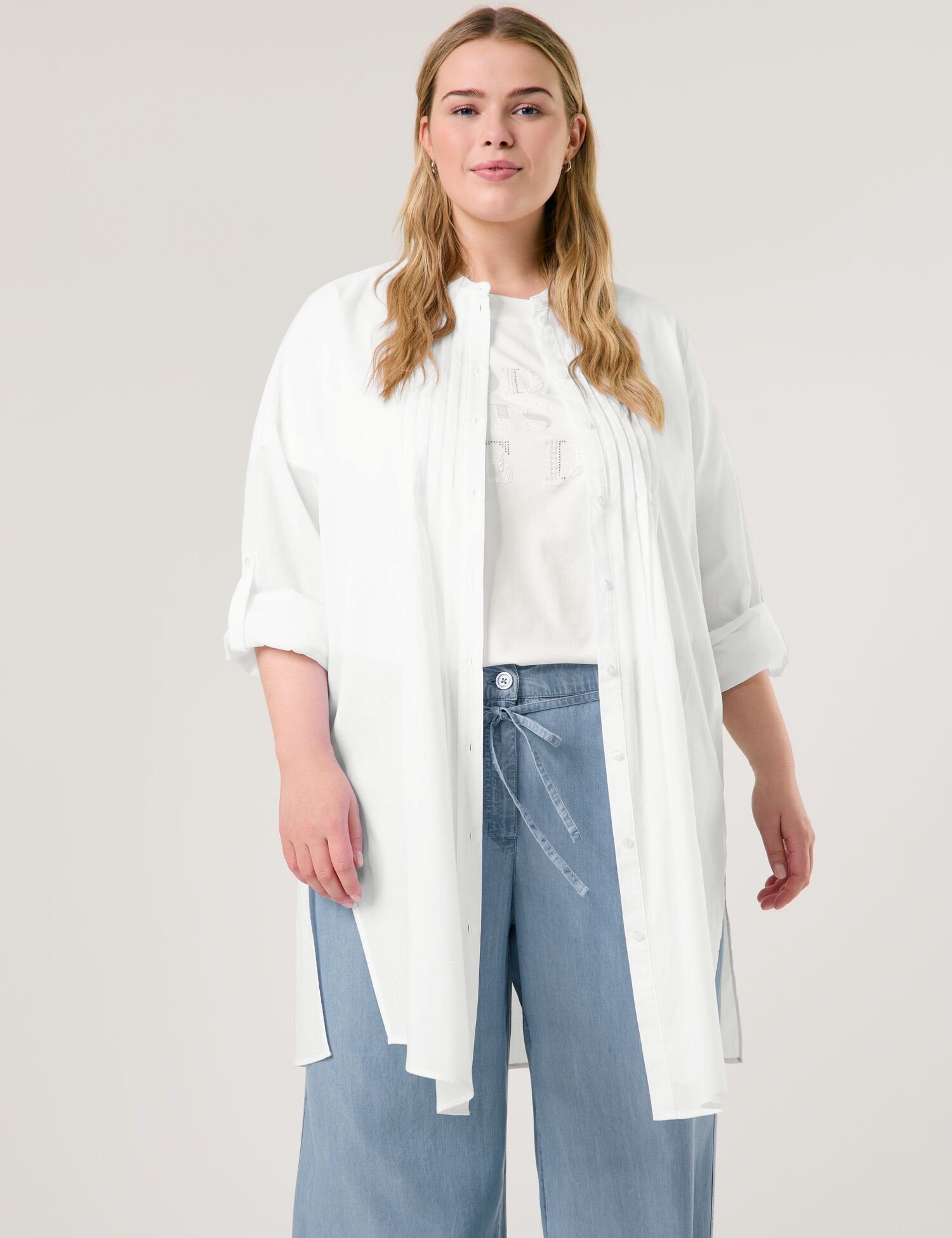 Samoon_Long Blouse Made of Lightweight Cotton Voile_660637-21145_9600_01