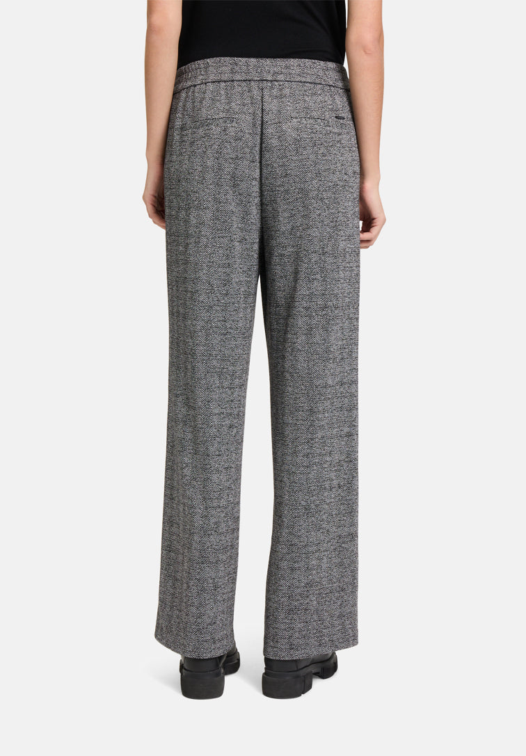 Betty Barclay_Black/Grey_Fabric Trousers with Lurex Thread_6628-3055_9893_03