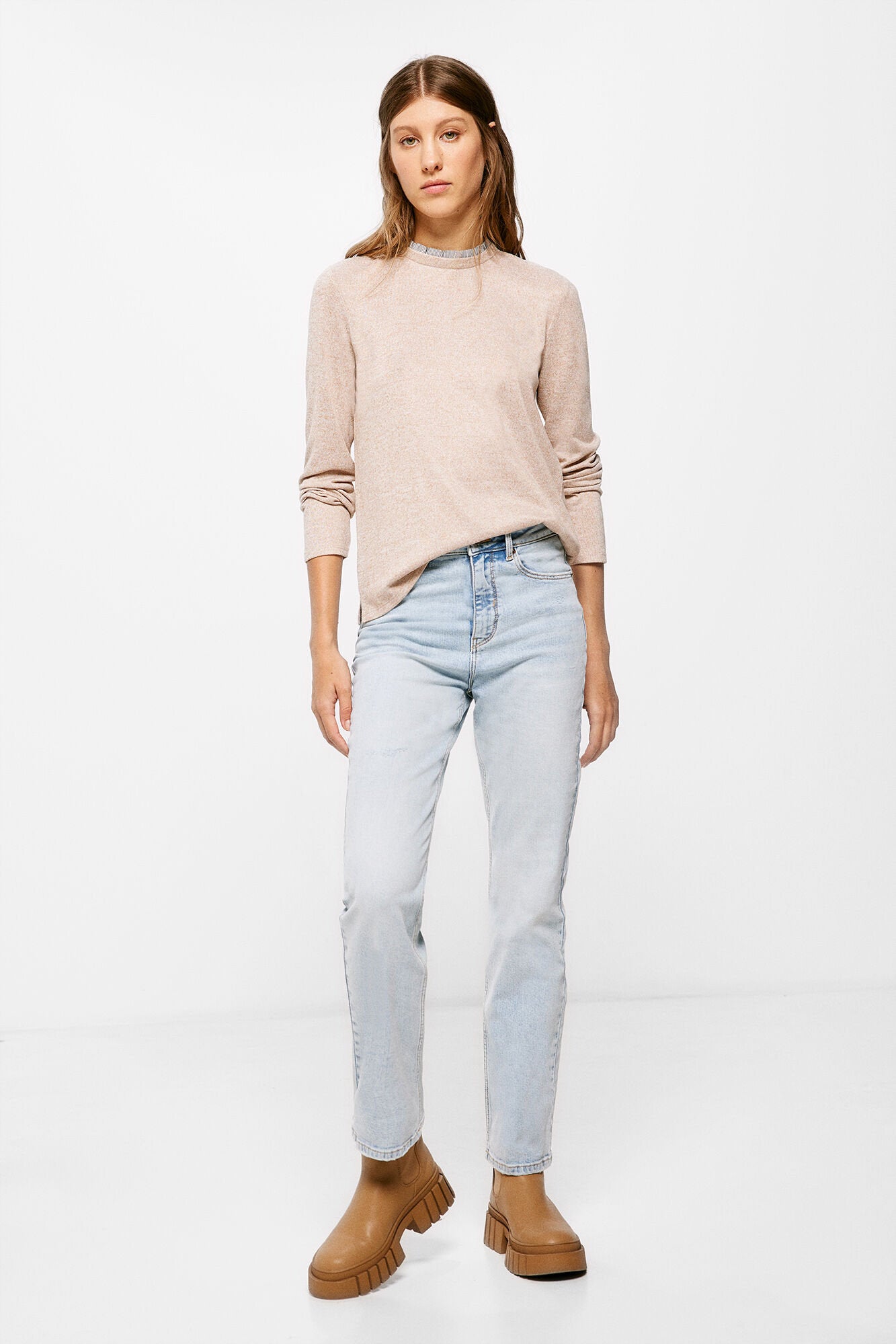 Long Sleeve T Shirt With Neckline Detail_6765922_35_05