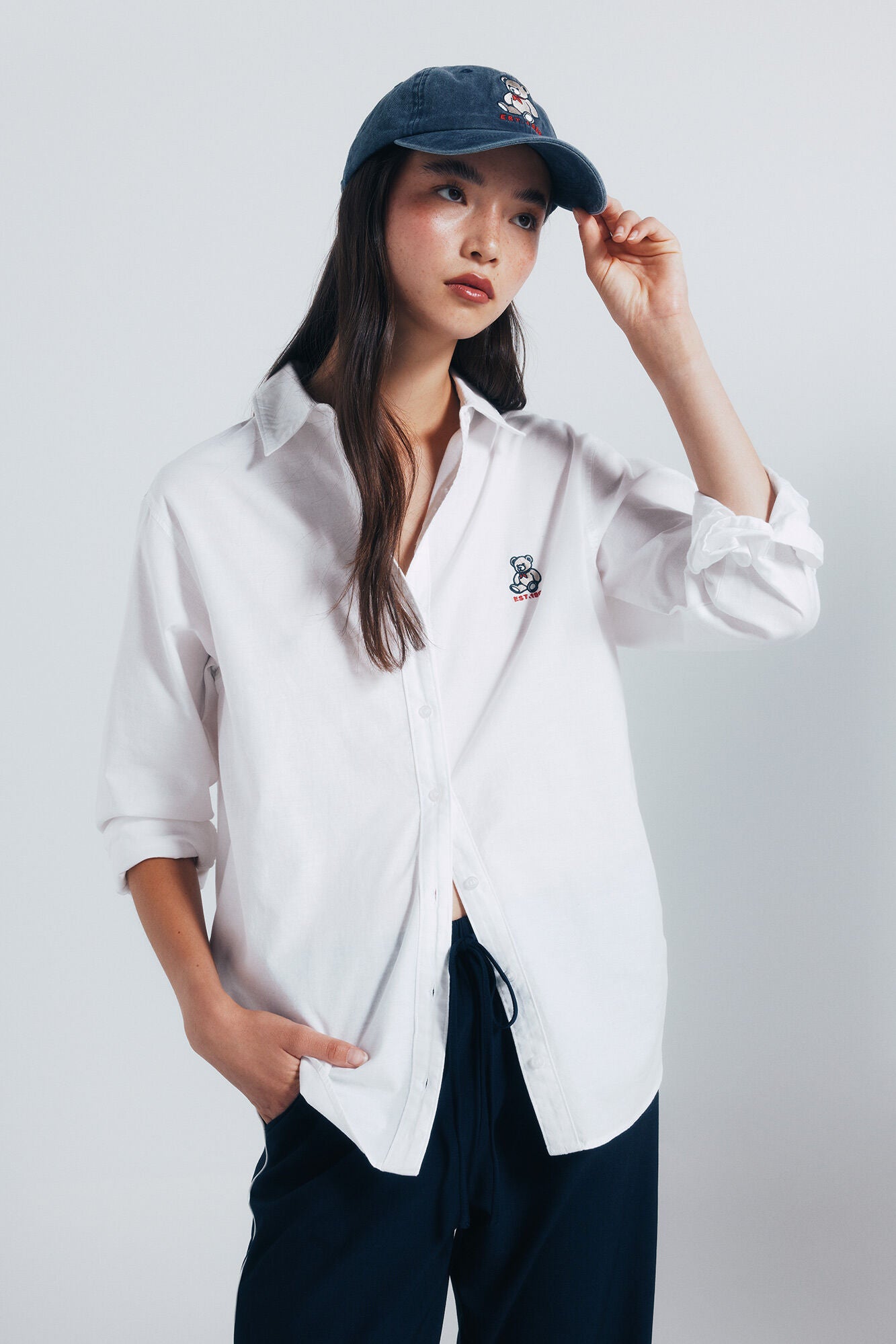 Springfield_White_Oversized Bear Embroidered Shirt_6792375_99_01