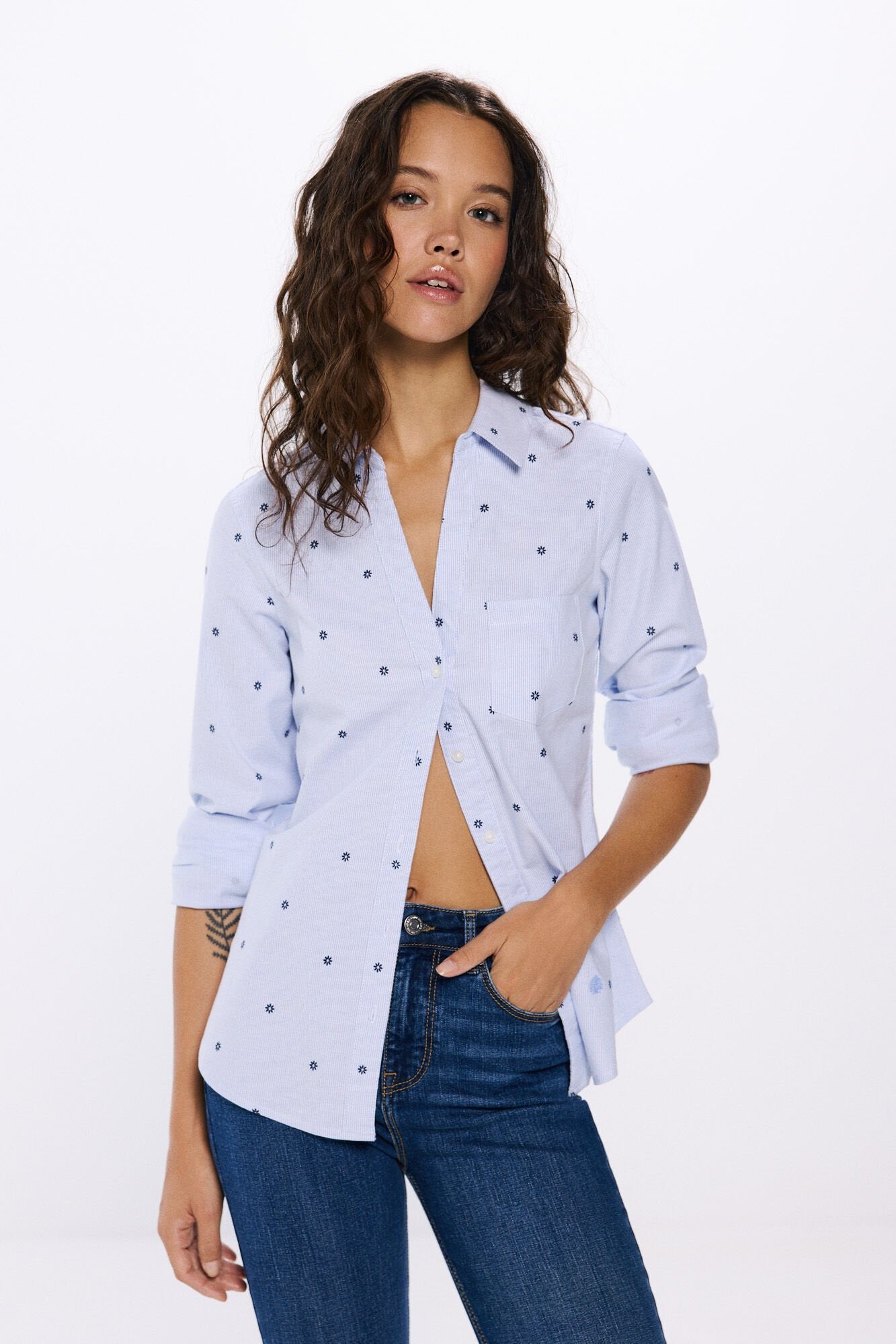 Springfield_V Neckline Oxford Shirt_6799703_80_01