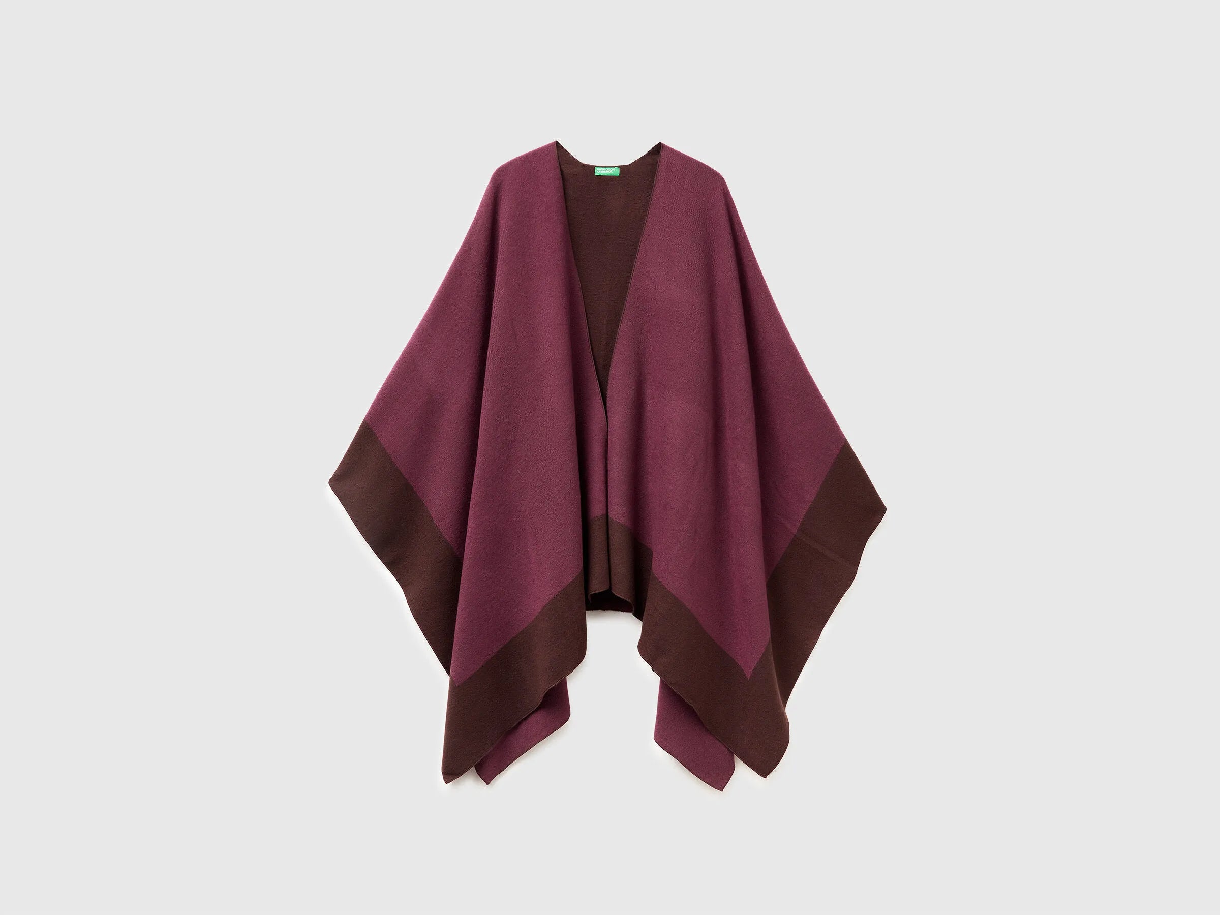 Benetton_Plum_Reversible Cape_67MDDU01W_1D3_05