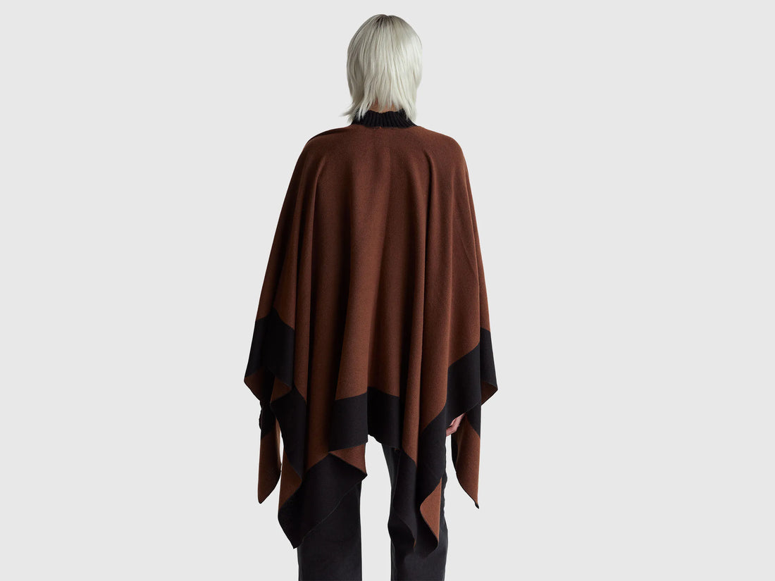 Benetton_Brown_Reversible Cape_67MDDU01W_901_02