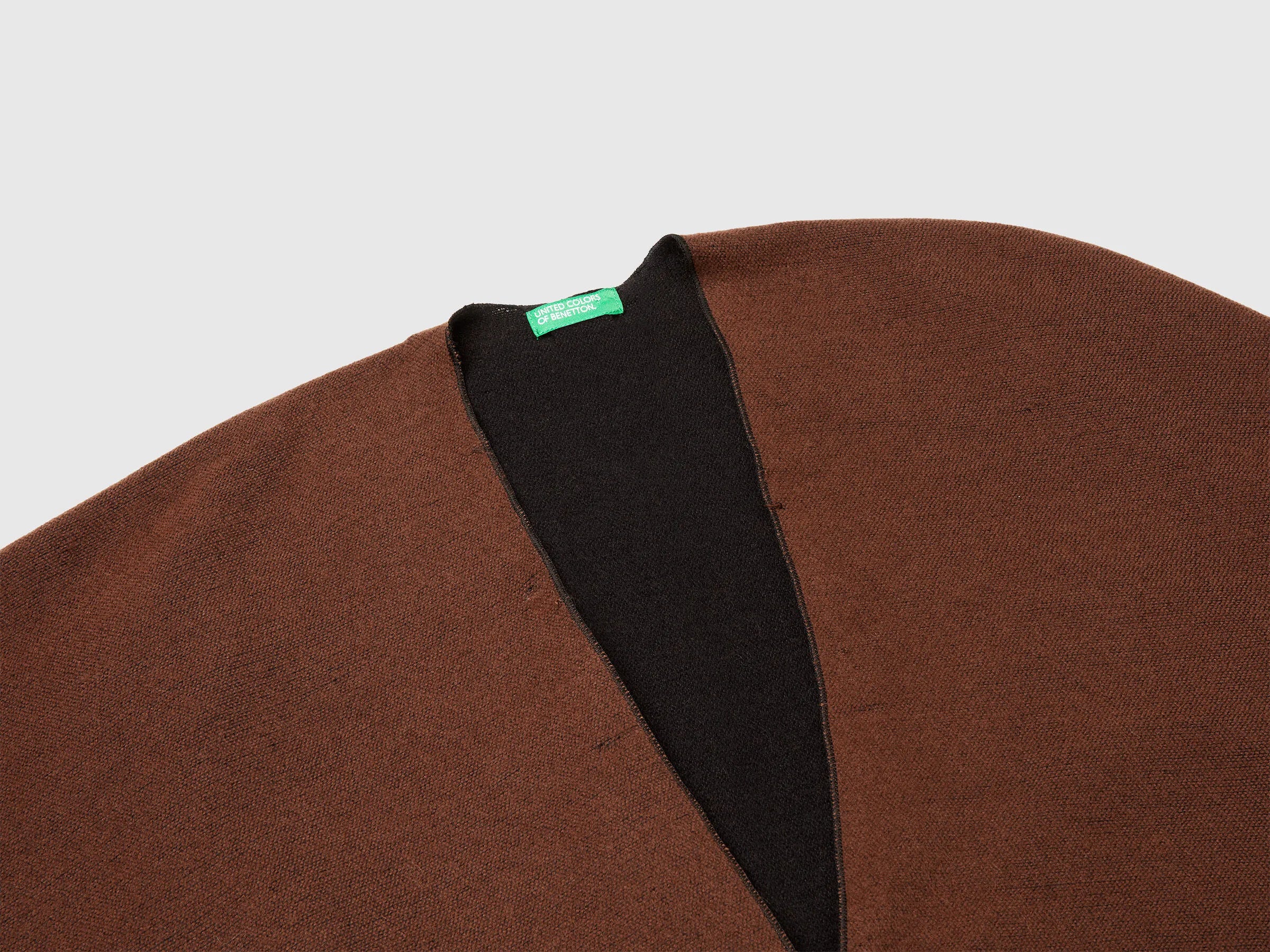 Benetton_Brown_Reversible Cape_67MDDU01W_901_07