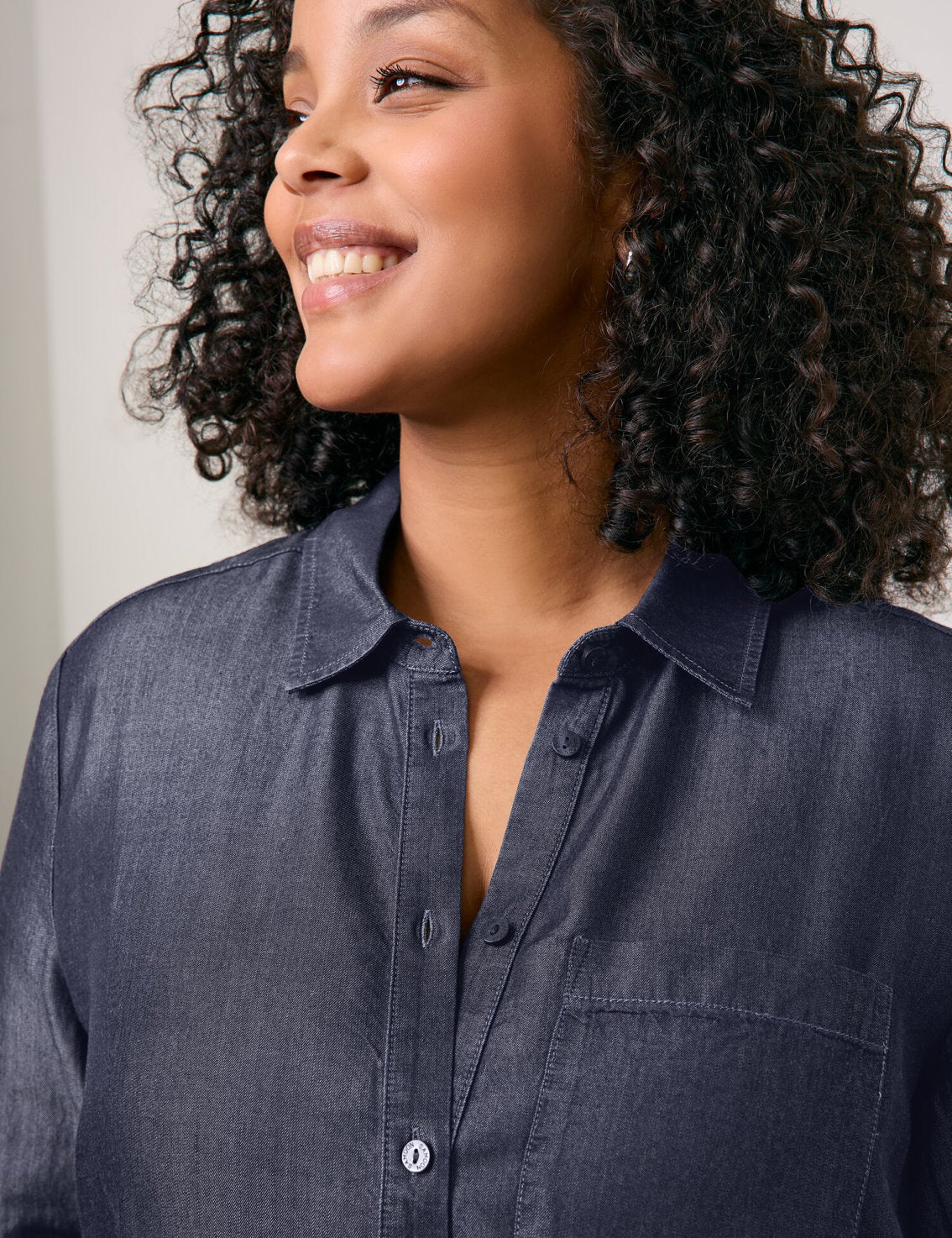 Samoon_Shirt Dress in a Shimmering Denim Look_680608-21128_8989_04