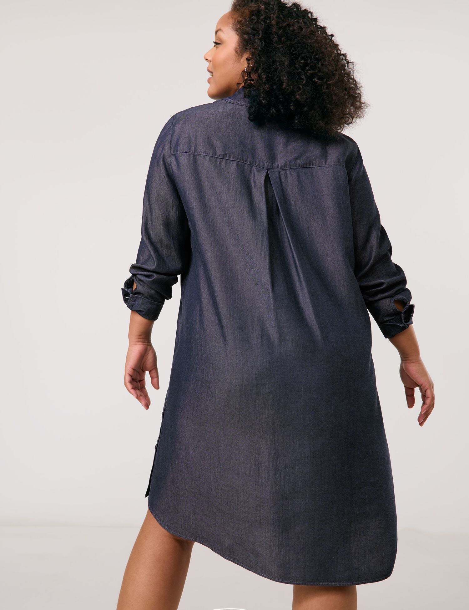 Samoon_Shirt Dress in a Shimmering Denim Look_680608-21128_8989_06
