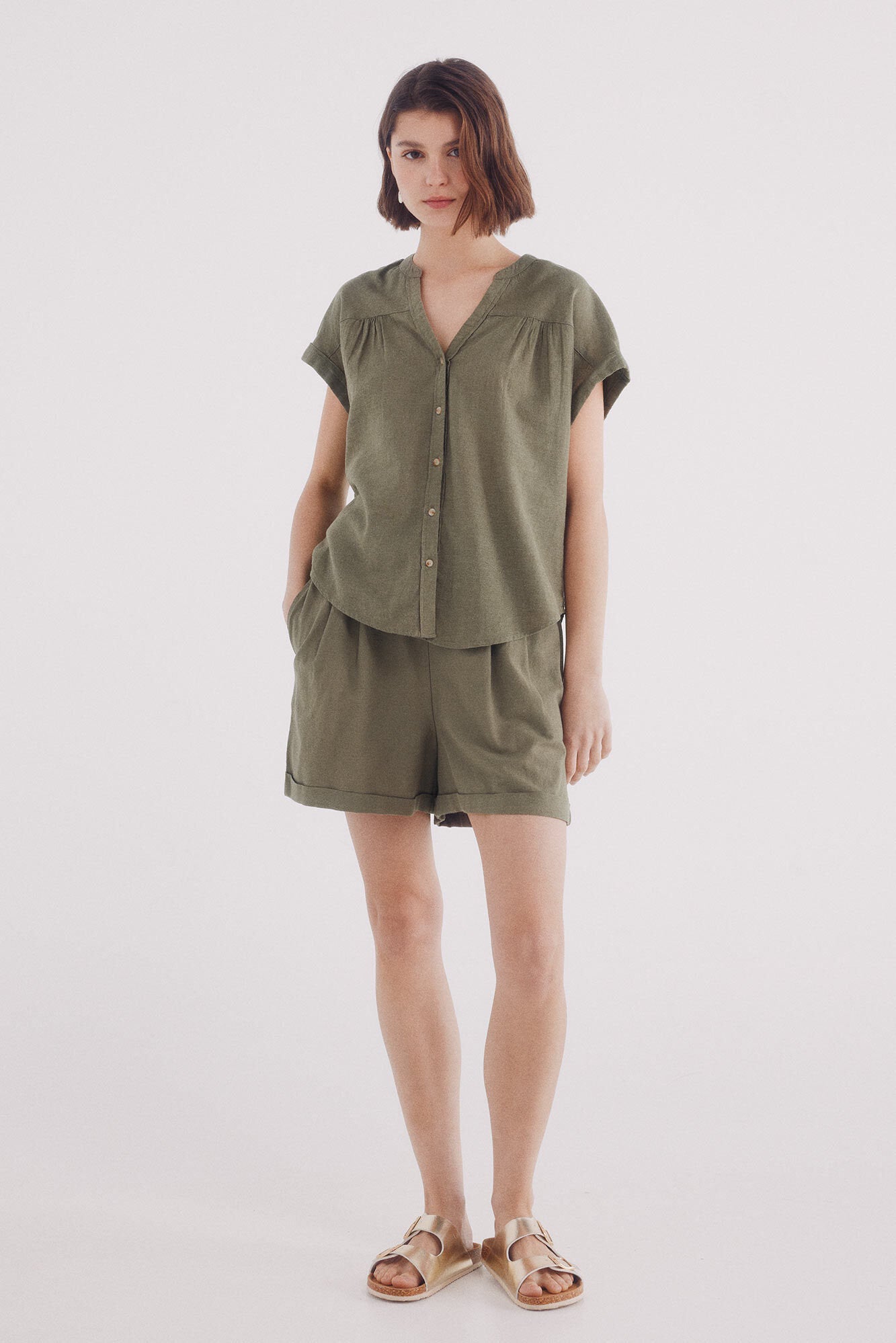 Springfield_V-Neck Linen Neckline Blouse_6819371_91_03
