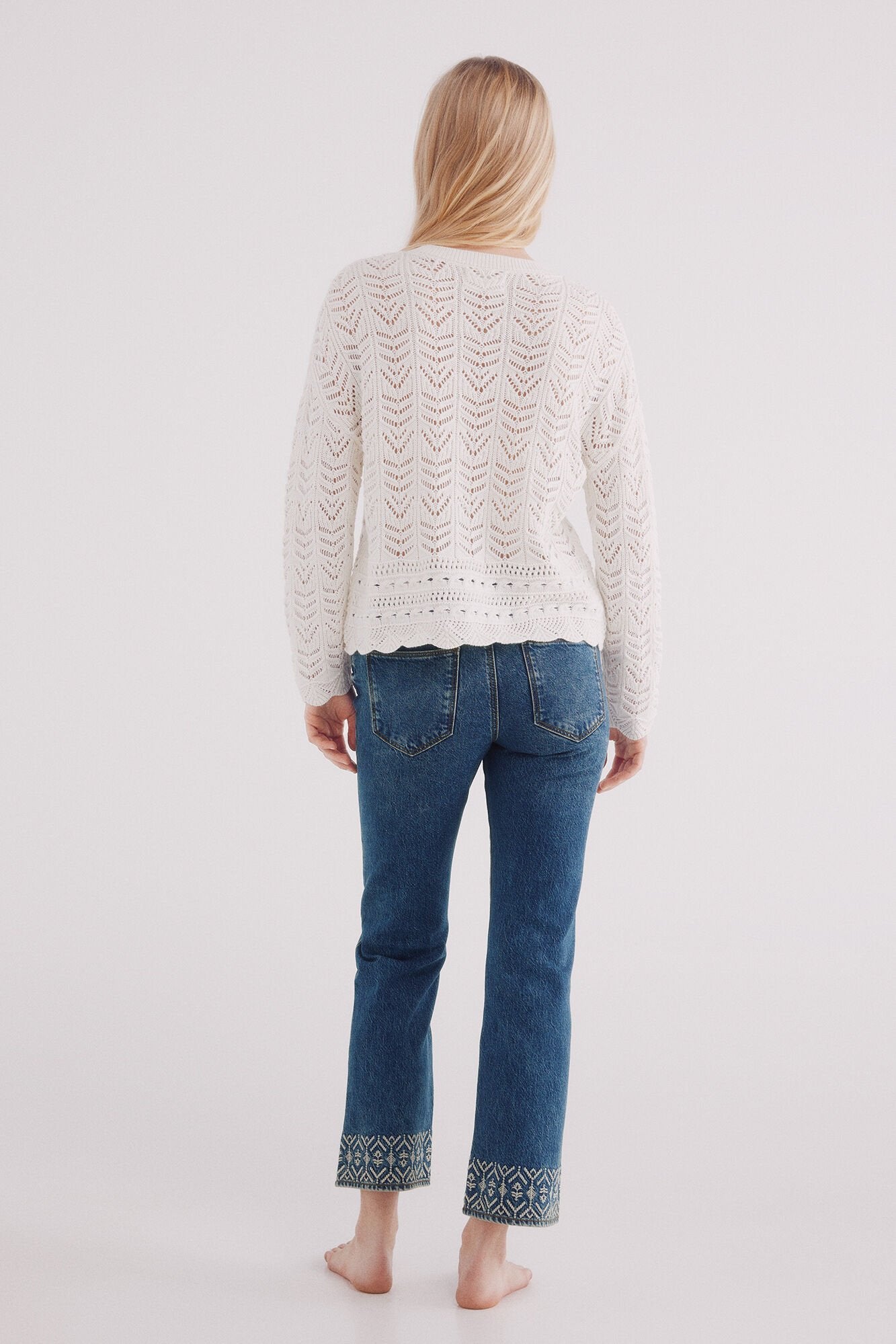 Springfield_Embroidered Hem Rise Jeans_6829790_15_06