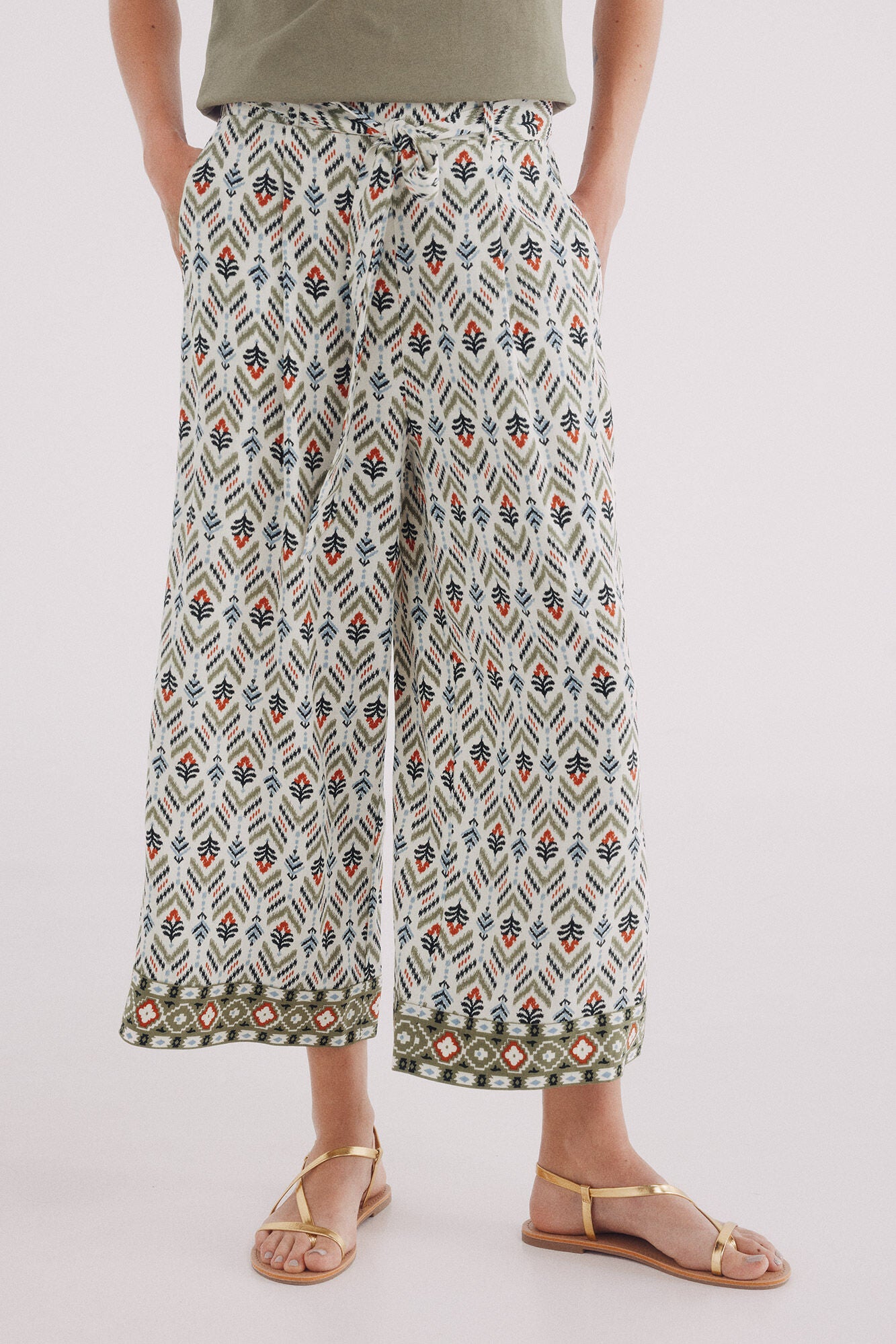 Springfield_Multi-Color_Printed Flowing Trousers_6832055_33_02