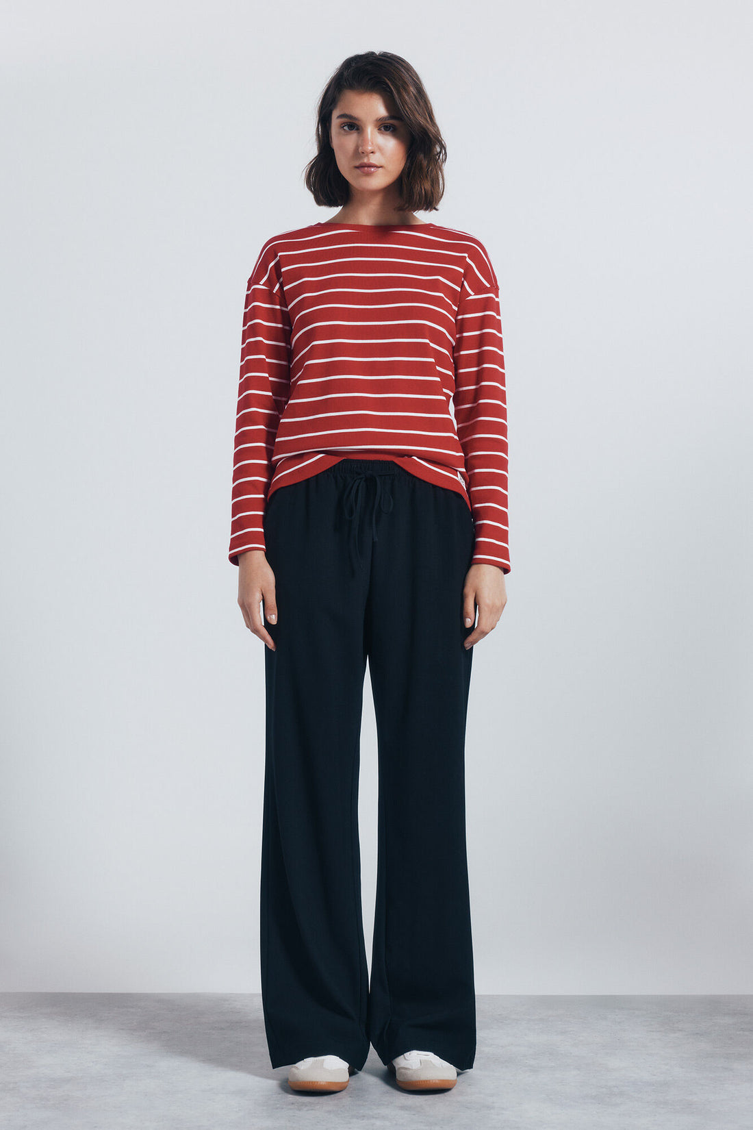 Springfield_Black_Wide Jogger Pants_6832068_01_01