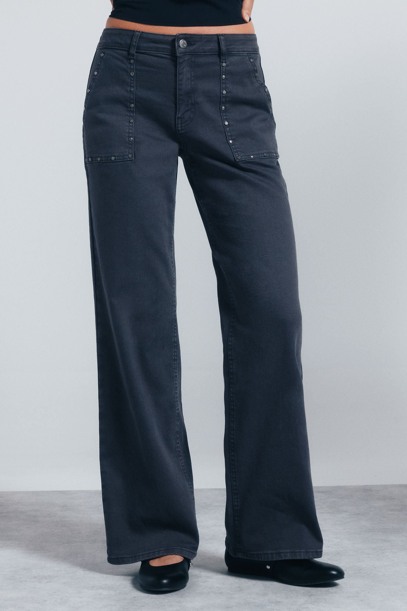 Springfield_Charcoal_Grey_Studded Culottes Jeans_6832078_40_02
