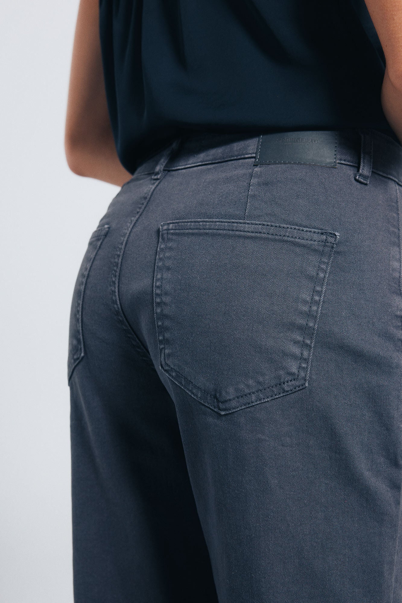 Springfield_Charcoal_Grey_Studded Culottes Jeans_6832078_40_07