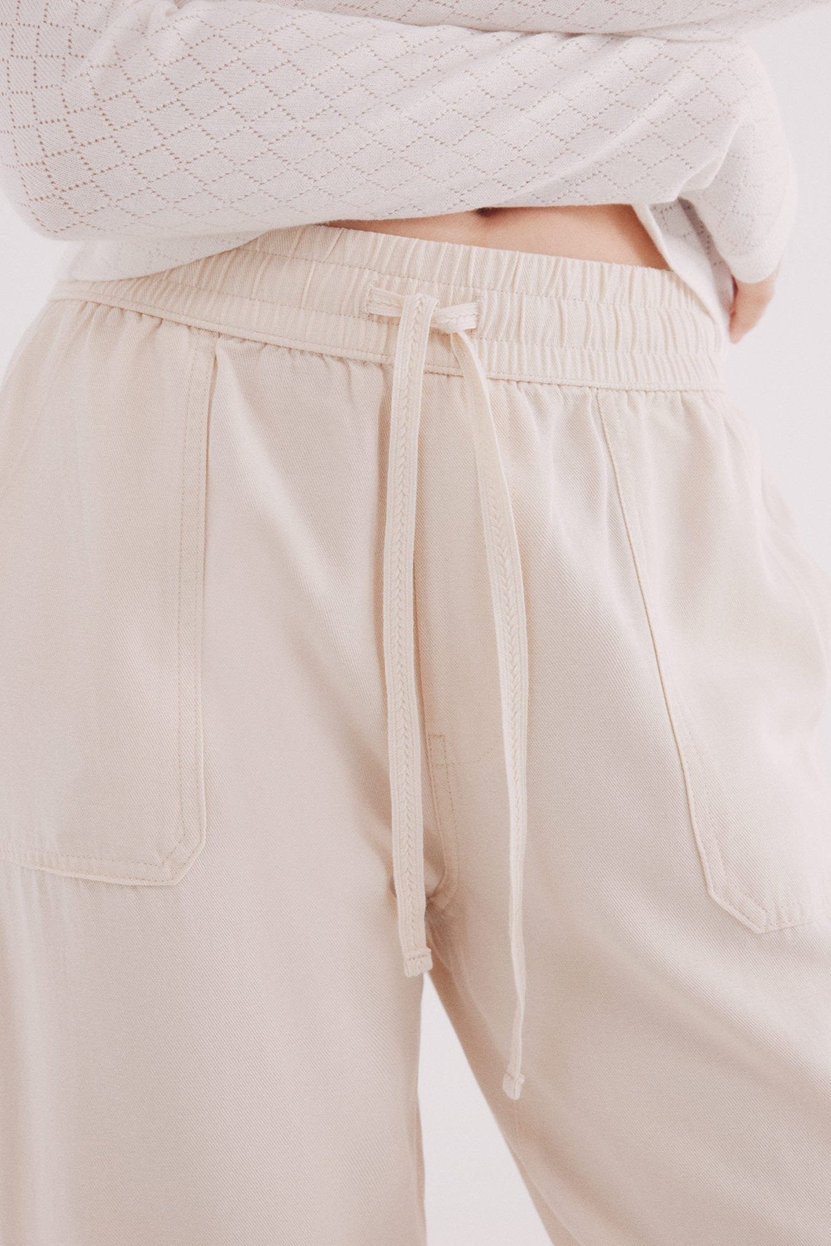 Springfield_Cotton Lyocell Jogger Pants_6839224_50_02