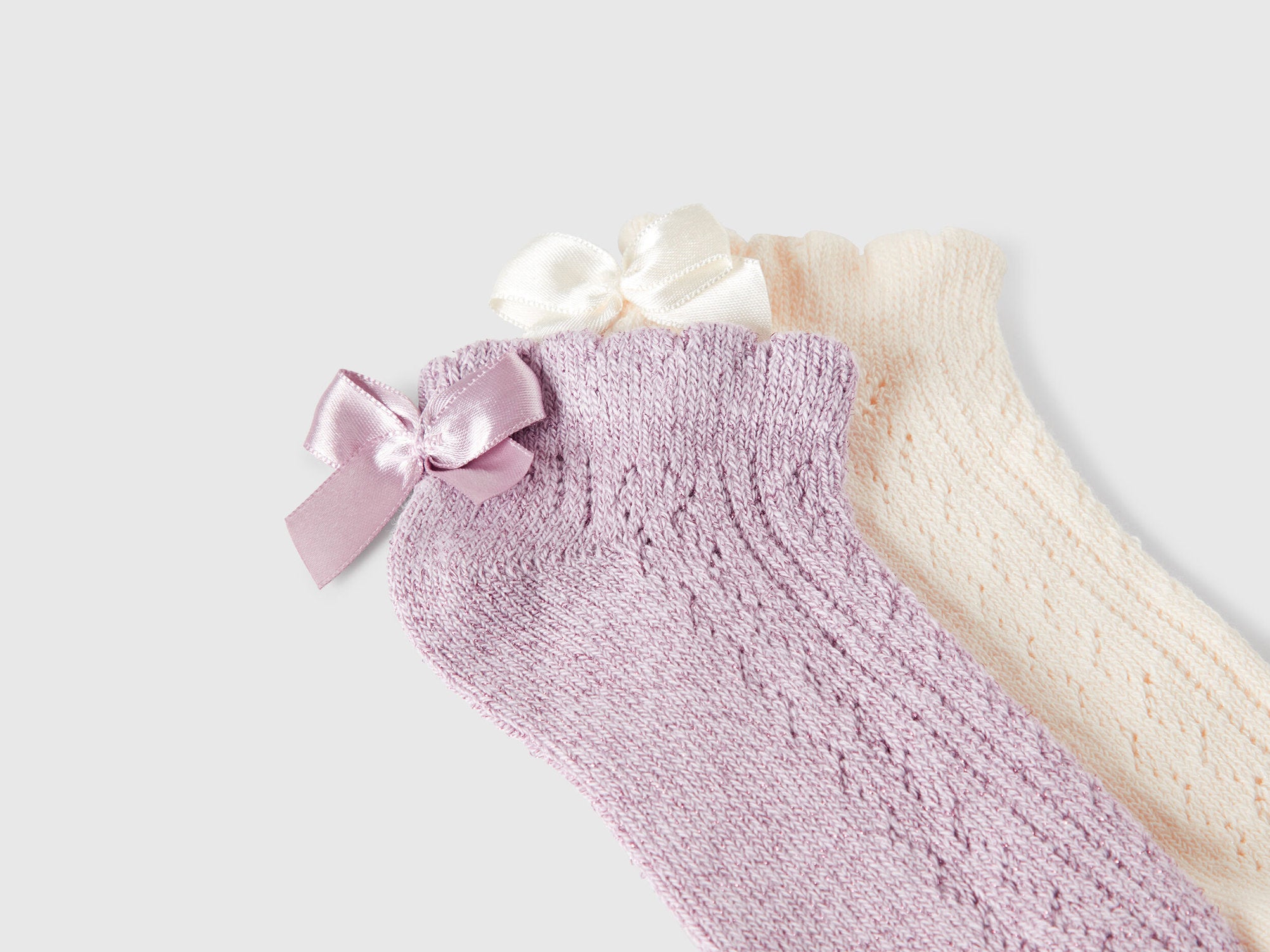 Benetton_Short Socks with Bow_6AO407042_902_02