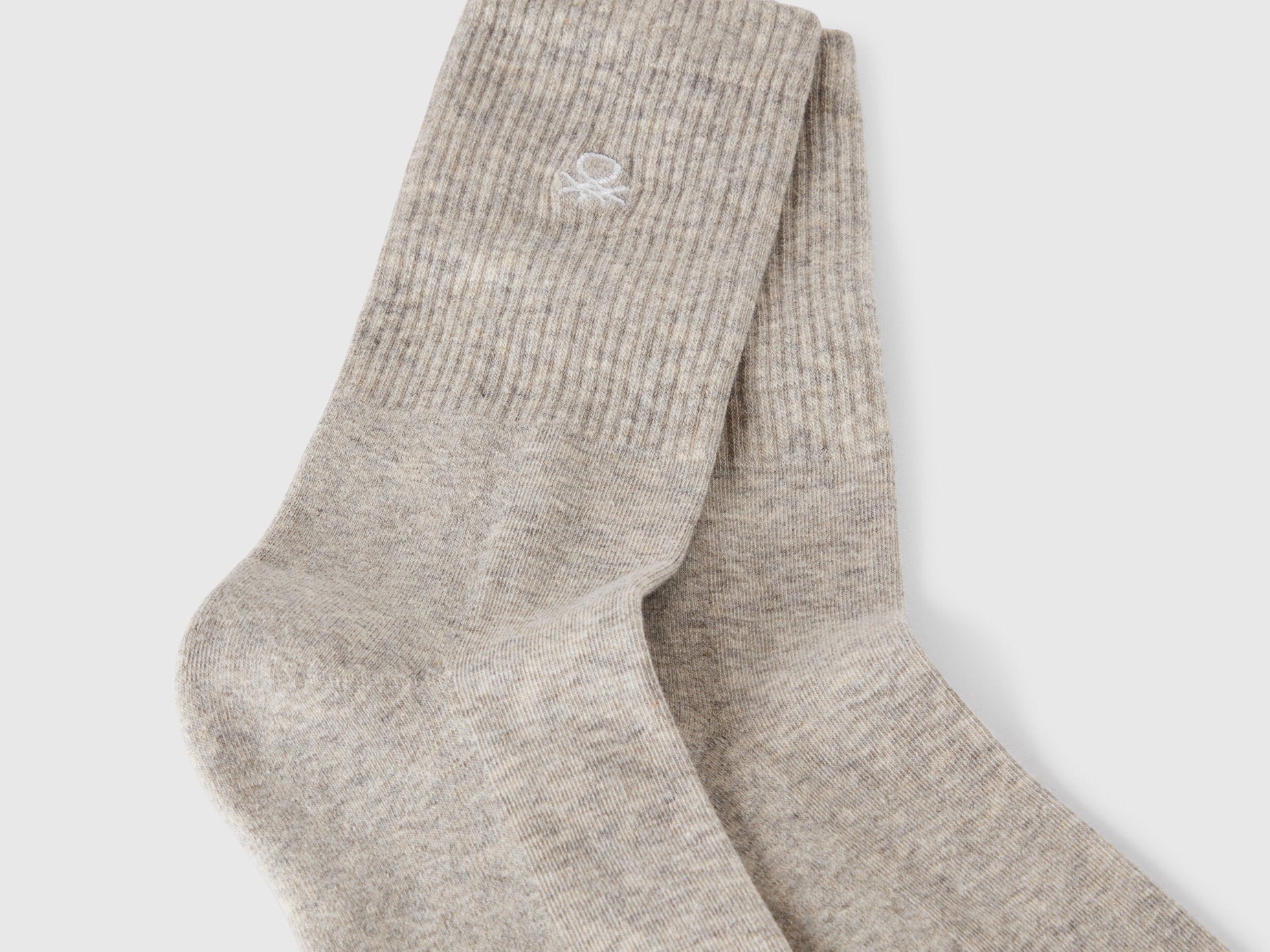 Benetton_Sporty Socks in Organic Stretch Cotton_6AO42701Q_931_02