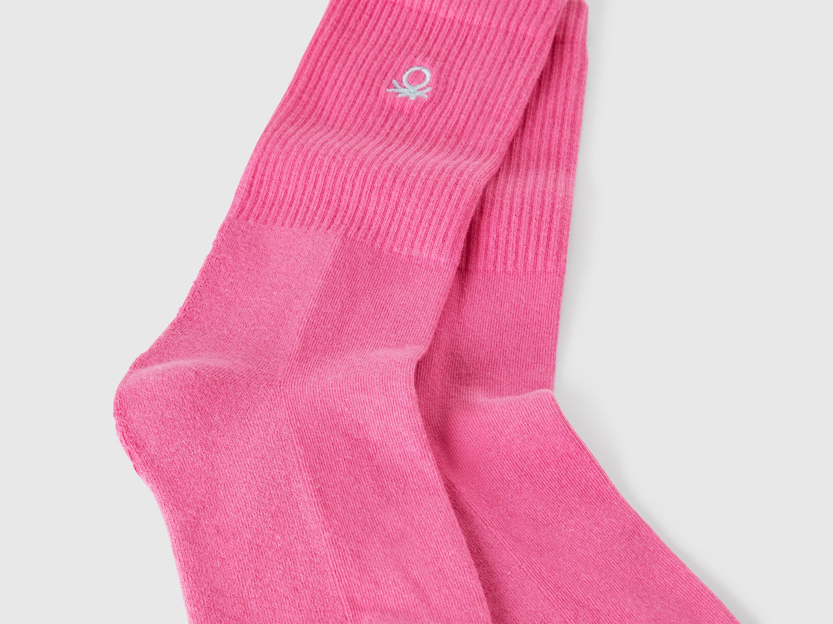 Benetton_Sporty Socks in Organic Stretch Cotton_6AO42701Q_943_02