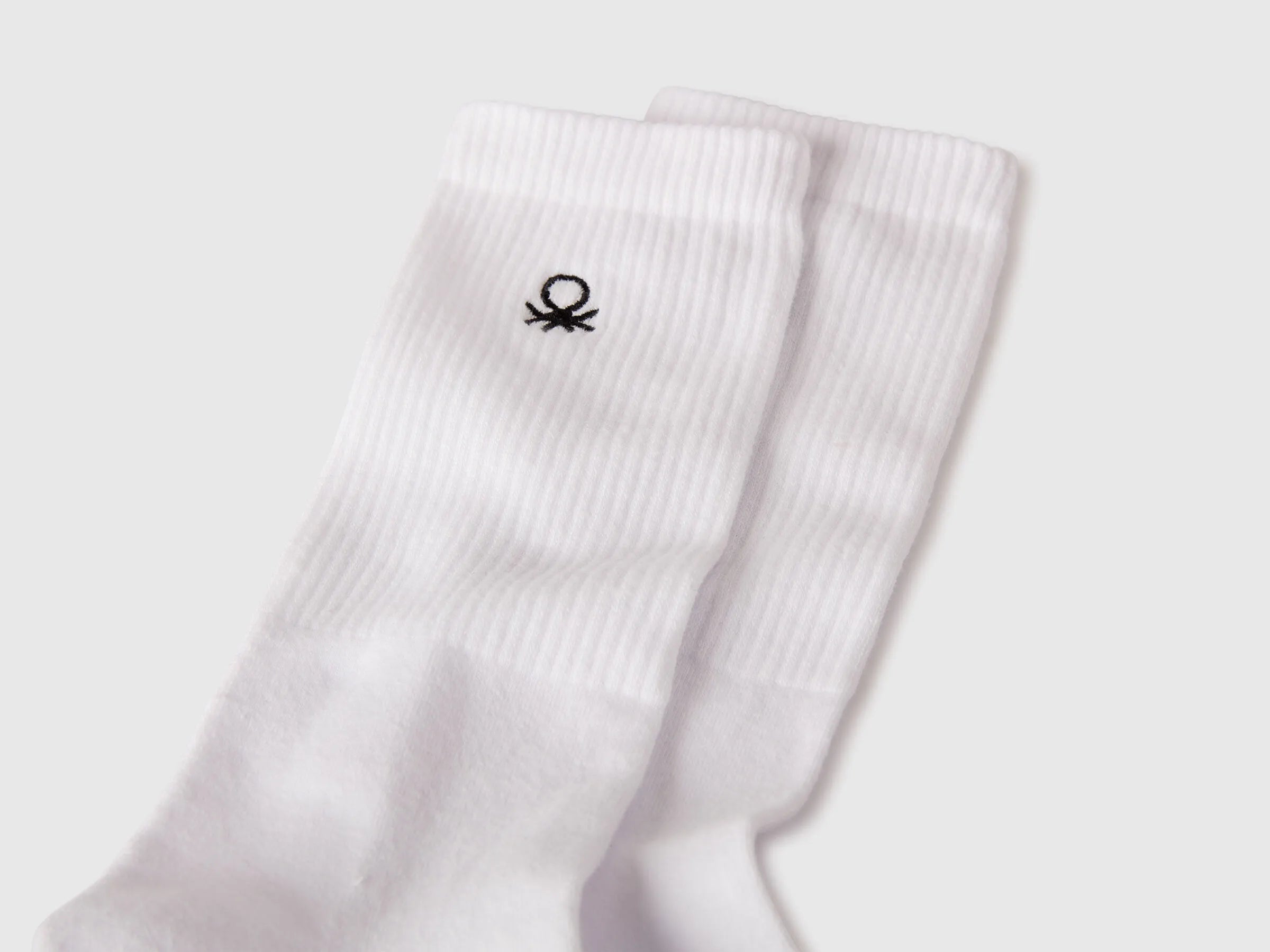 Benetton White Men, Women Mid-Calf Terry Socks SKU: 6AO4V7006_101 Image 02