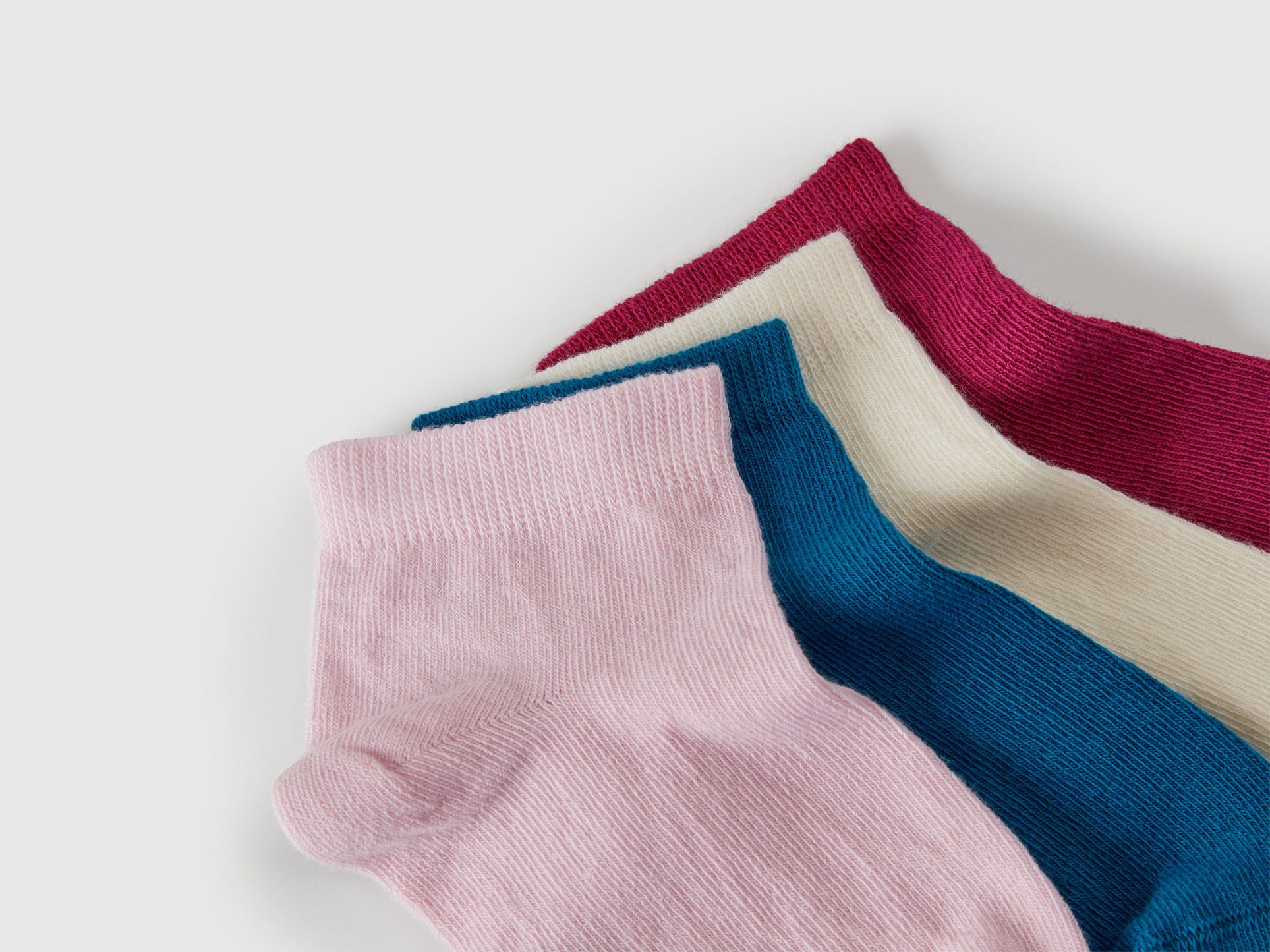 Benetton_Multi-color_Four Pairs of Short Socks with Logo_6AO50704G_906_02