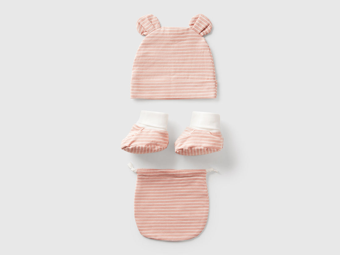 Benetton_Striped Hat and Slippers_6B6CA800H_09J_02