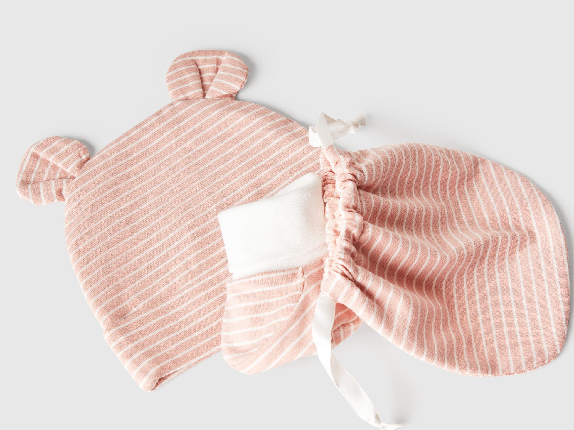 Benetton_Striped Hat and Slippers_6B6CA800H_09J_03