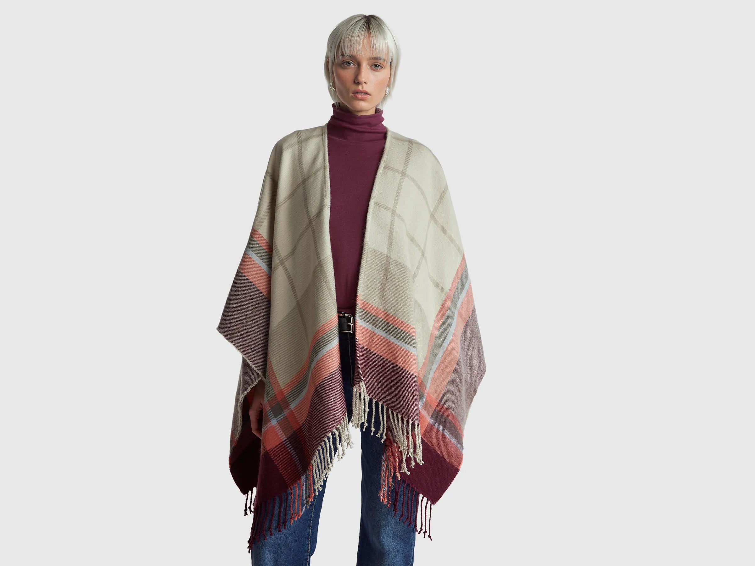 Benetton_Light Gray_Check Jacquard Cloak_6DDWDU01V_911_01