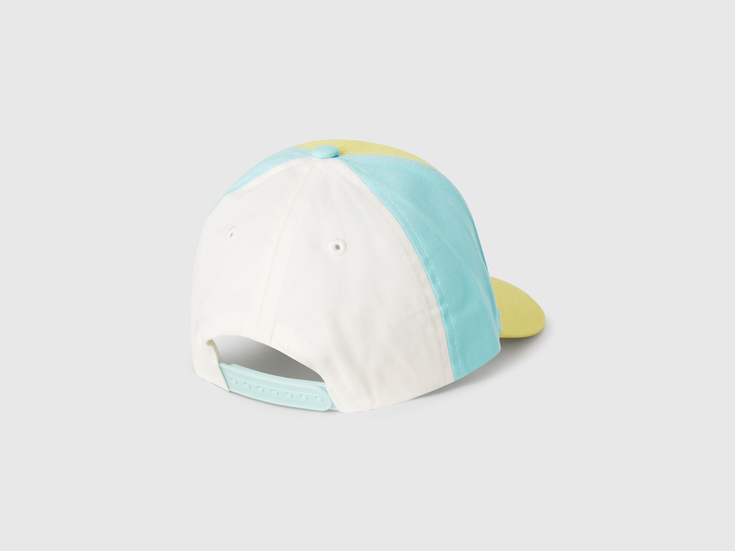 Benetton_Snoopy ©Peanuts Cap_6LDDGA01B_1T1_02