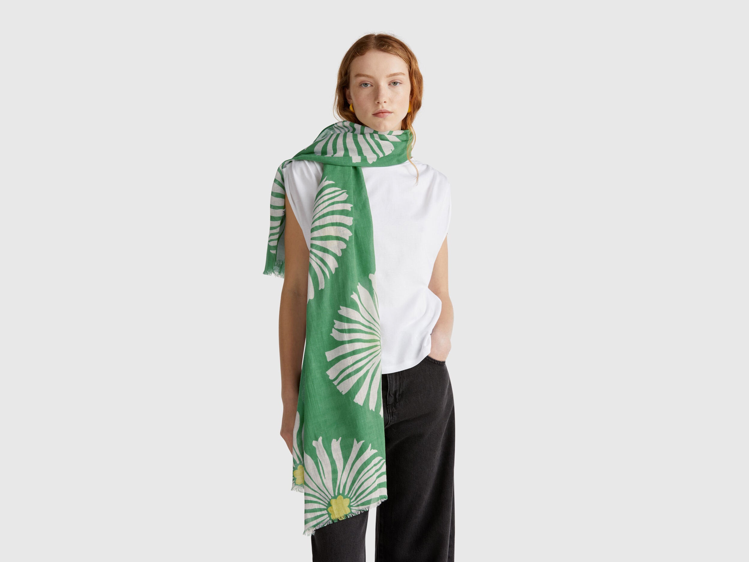 Benetton_Pattern Scarf in Linen Blend_6TOCDU01R_0R8_01
