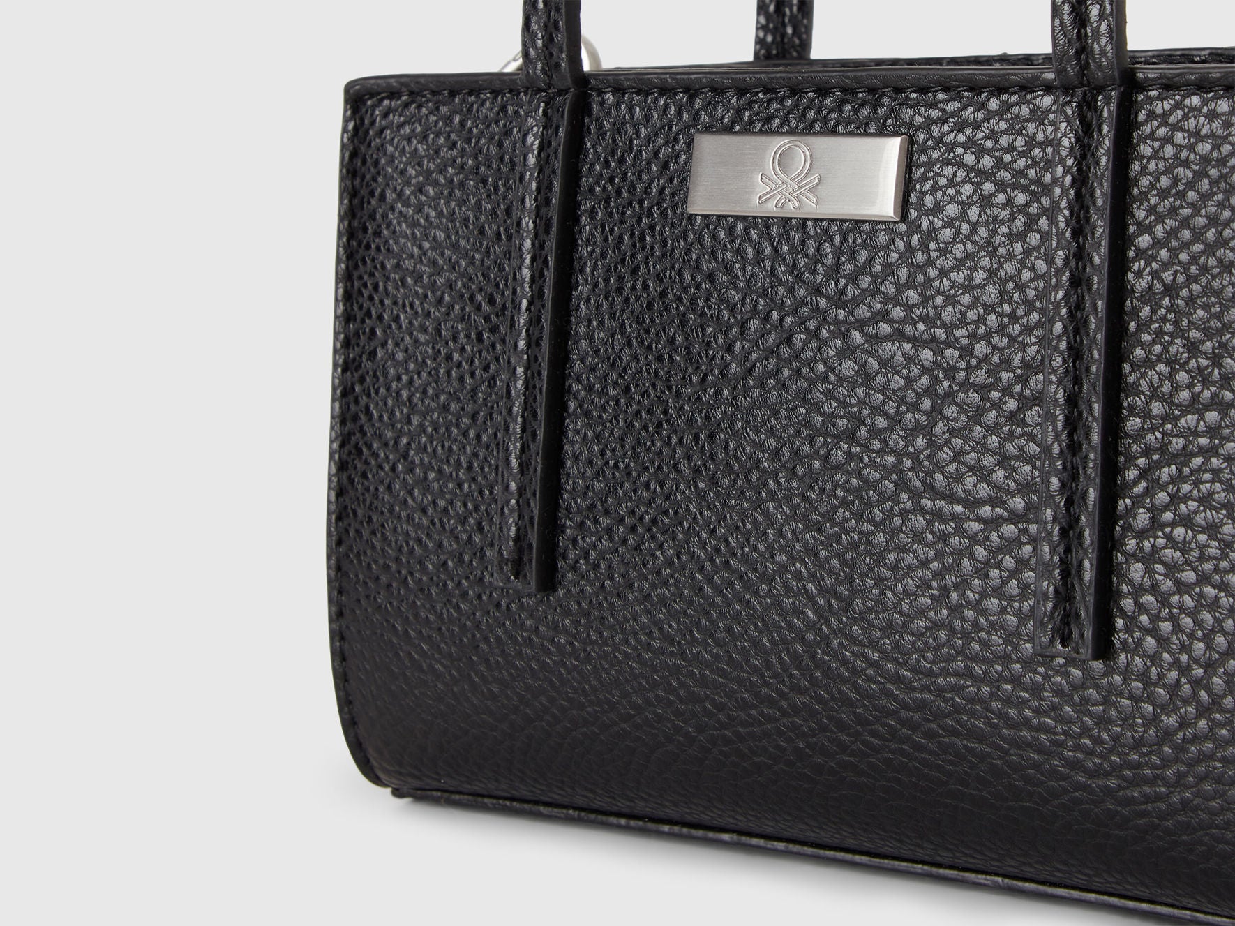 Benetton_Black_Small Rectangular Bag_6UANDY085_100_02