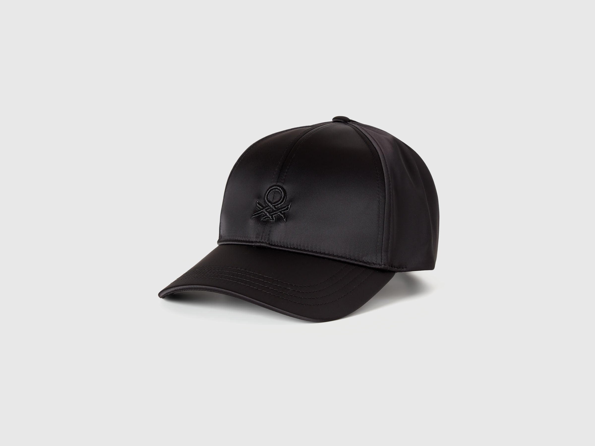 Benetton_Black_Satin Look Baseball Cap_6WJDDA019_100_01