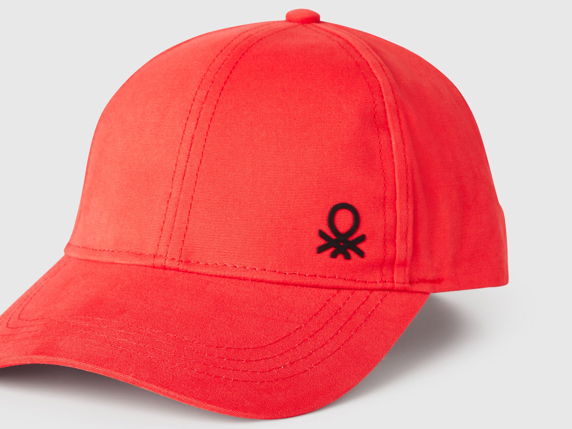 Benetton_Cap with Visor_6YCTCA01Y_19Q_03