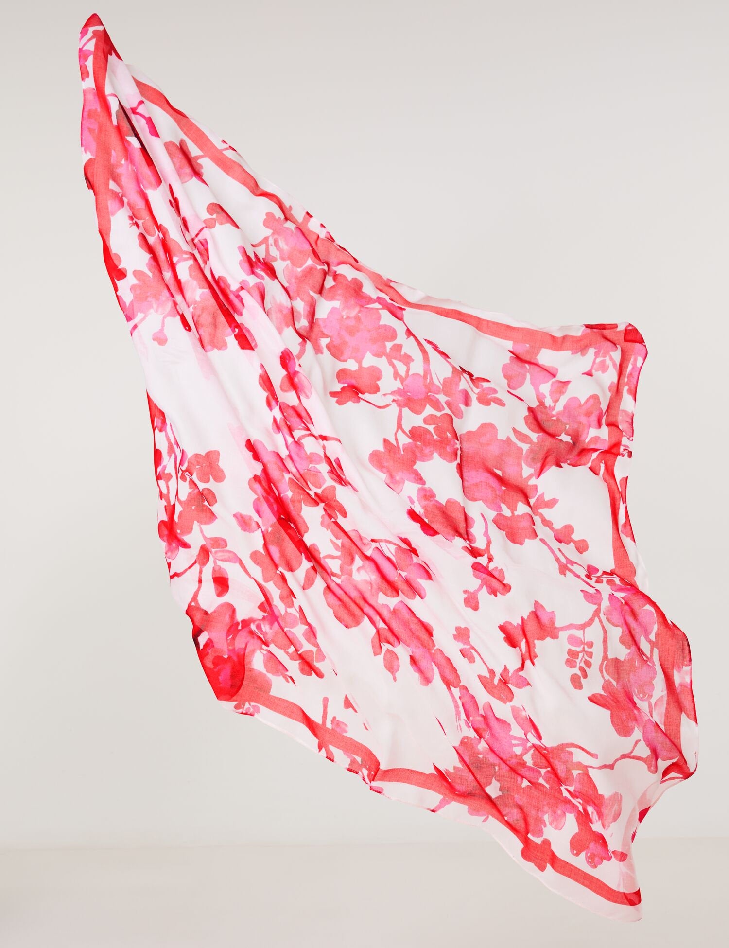 Taifun_Lightweight Scarf with Floral Print_700308-13200_6612_03