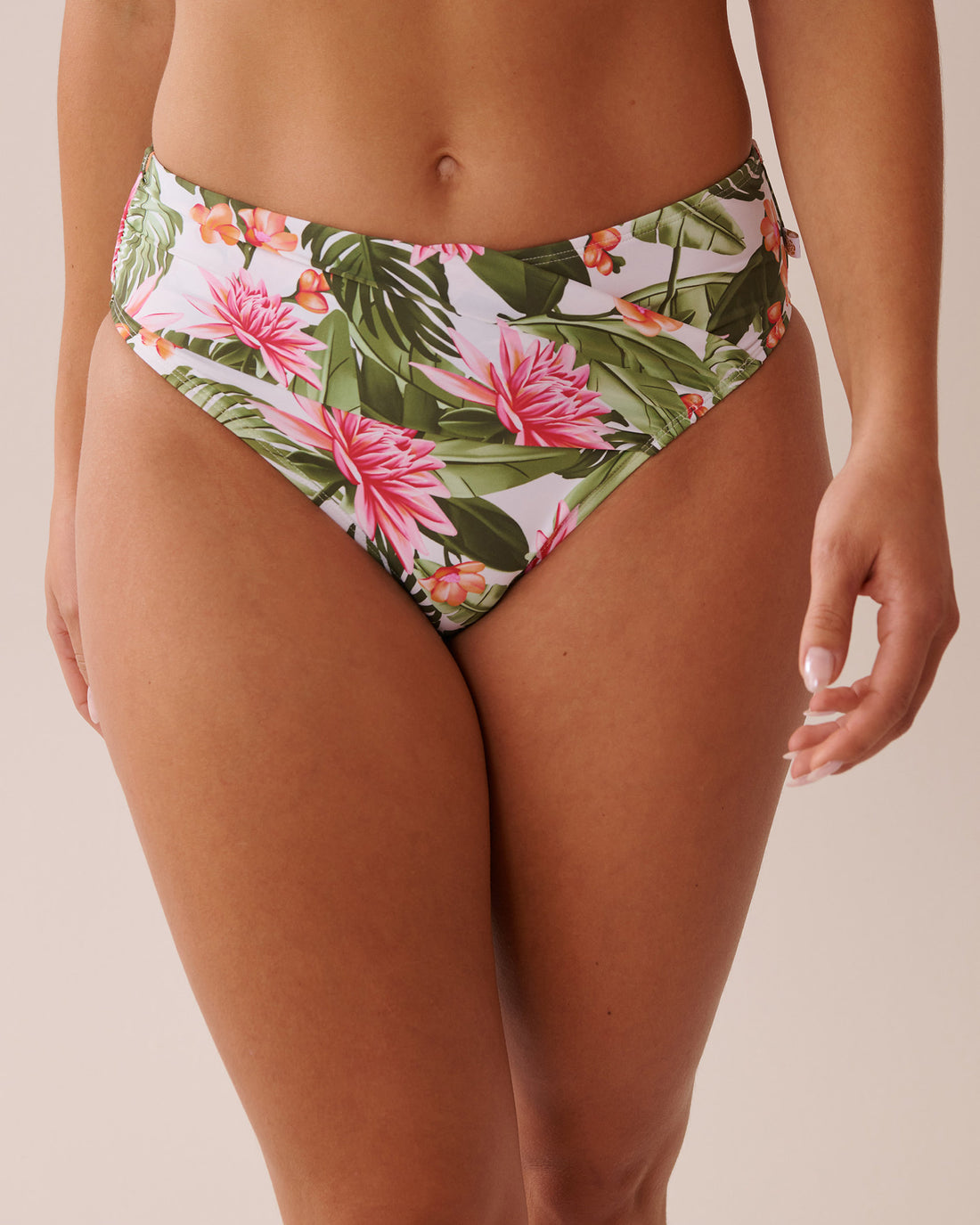 La Vie en Rose_Water Lily Mid Waist Bikini Bottom_70300674_P10474_01