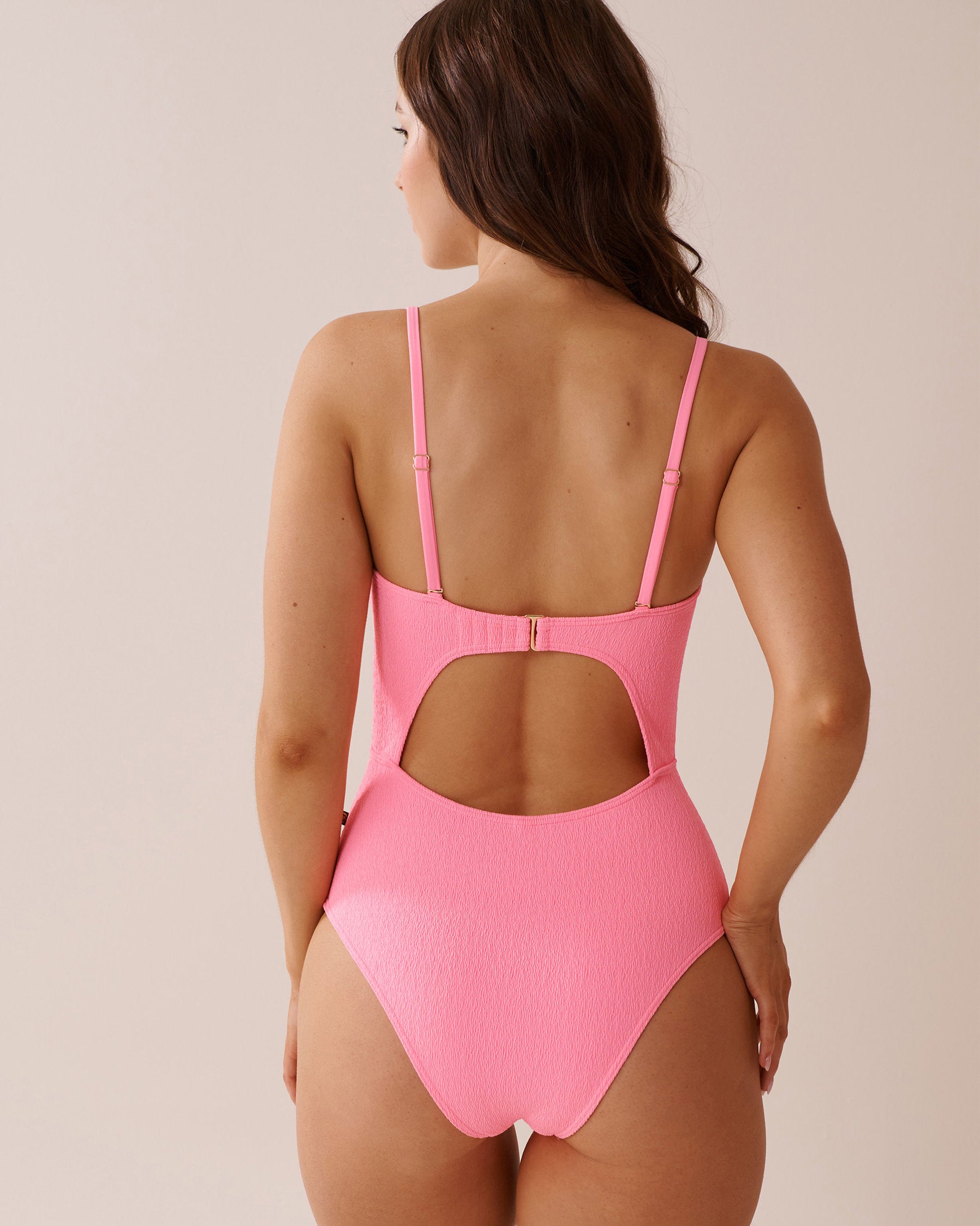 La Vie en Rose_Fizzy Pink Textured U-Wire and Cut-Out One-Piece S_70400152_60168_02