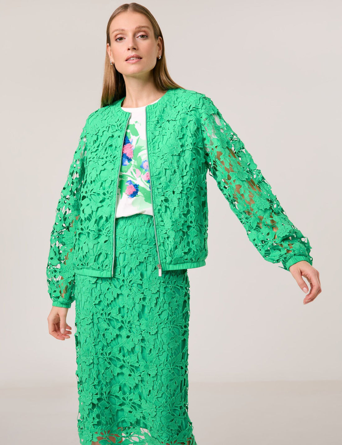 Taifun_Elegant Skirt Made of 3D Lace_711305-16125_5720_05