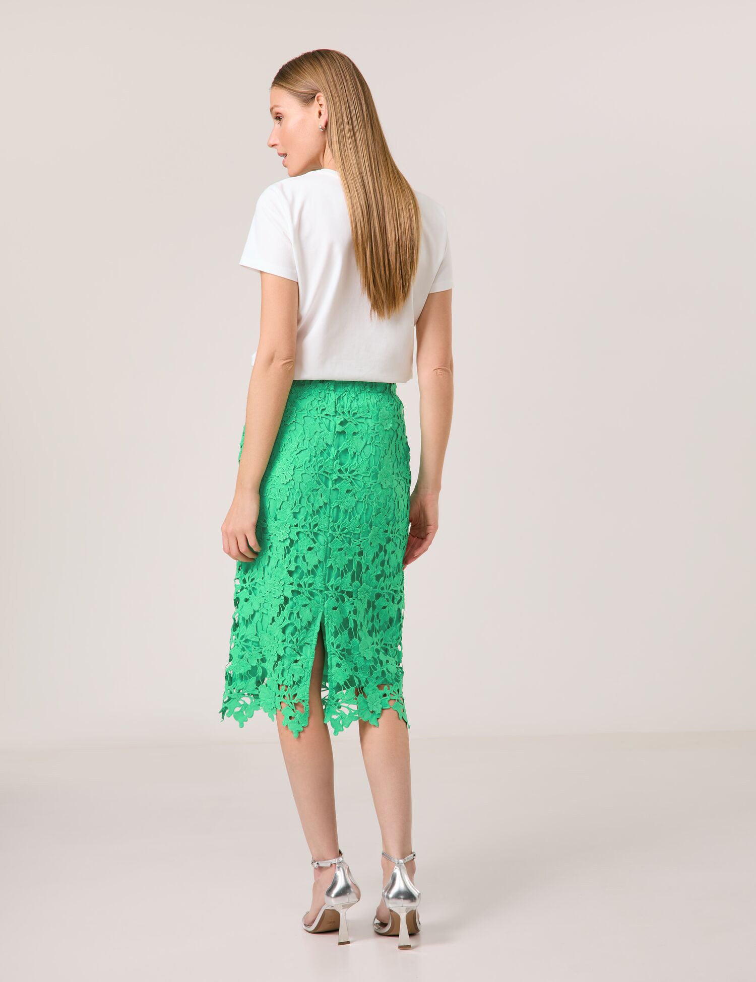 Taifun_Elegant Skirt Made of 3D Lace_711305-16125_5720_06