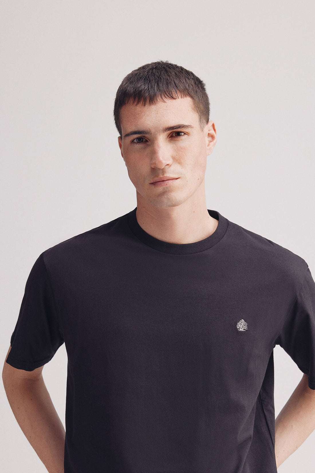 Springfield_Basic Round Neck T-Shirt_7122295_01_02