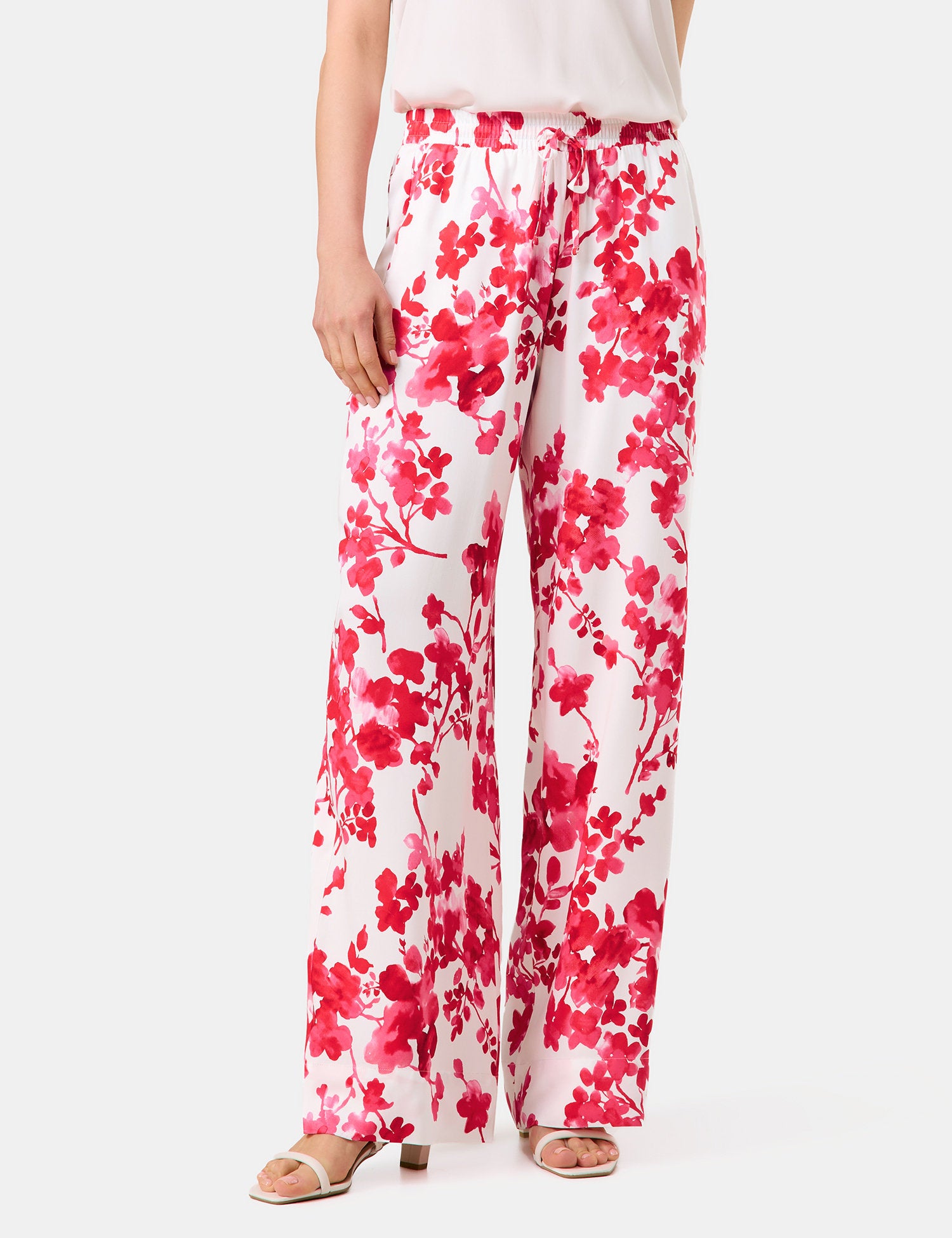 Taifun_Palazzo Trousers with a Floral Print_720334-11203_6612_02