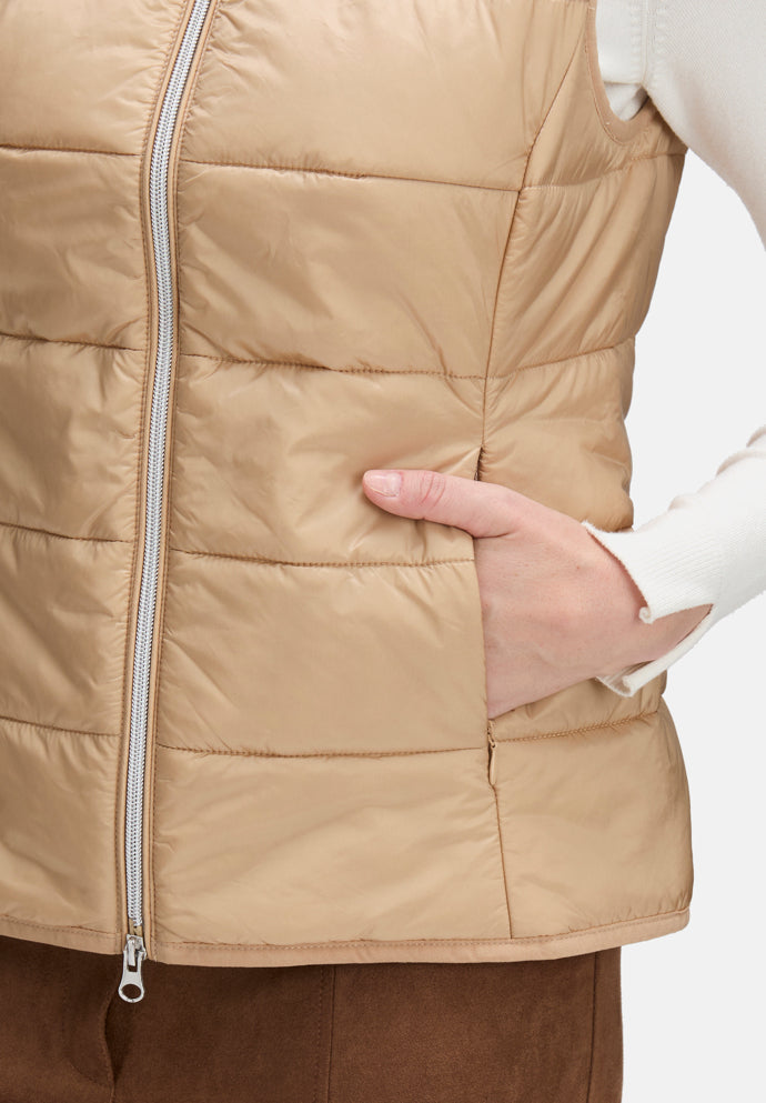 Betty Barclay_Classic Beige_Quilted Zip-Up Vest_7240-1040_7234_07