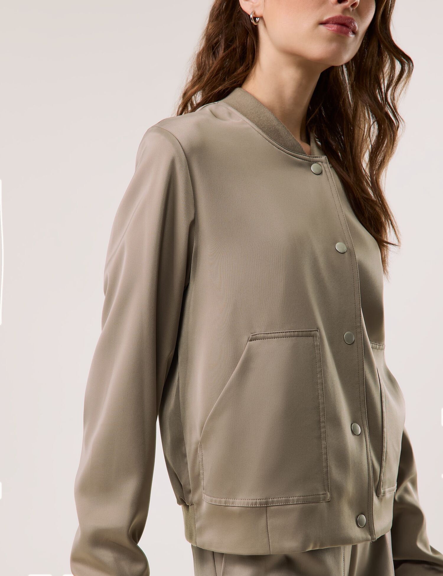 Taifun_Feminine Satin Bomber Jacket_730330-11102_7510_04