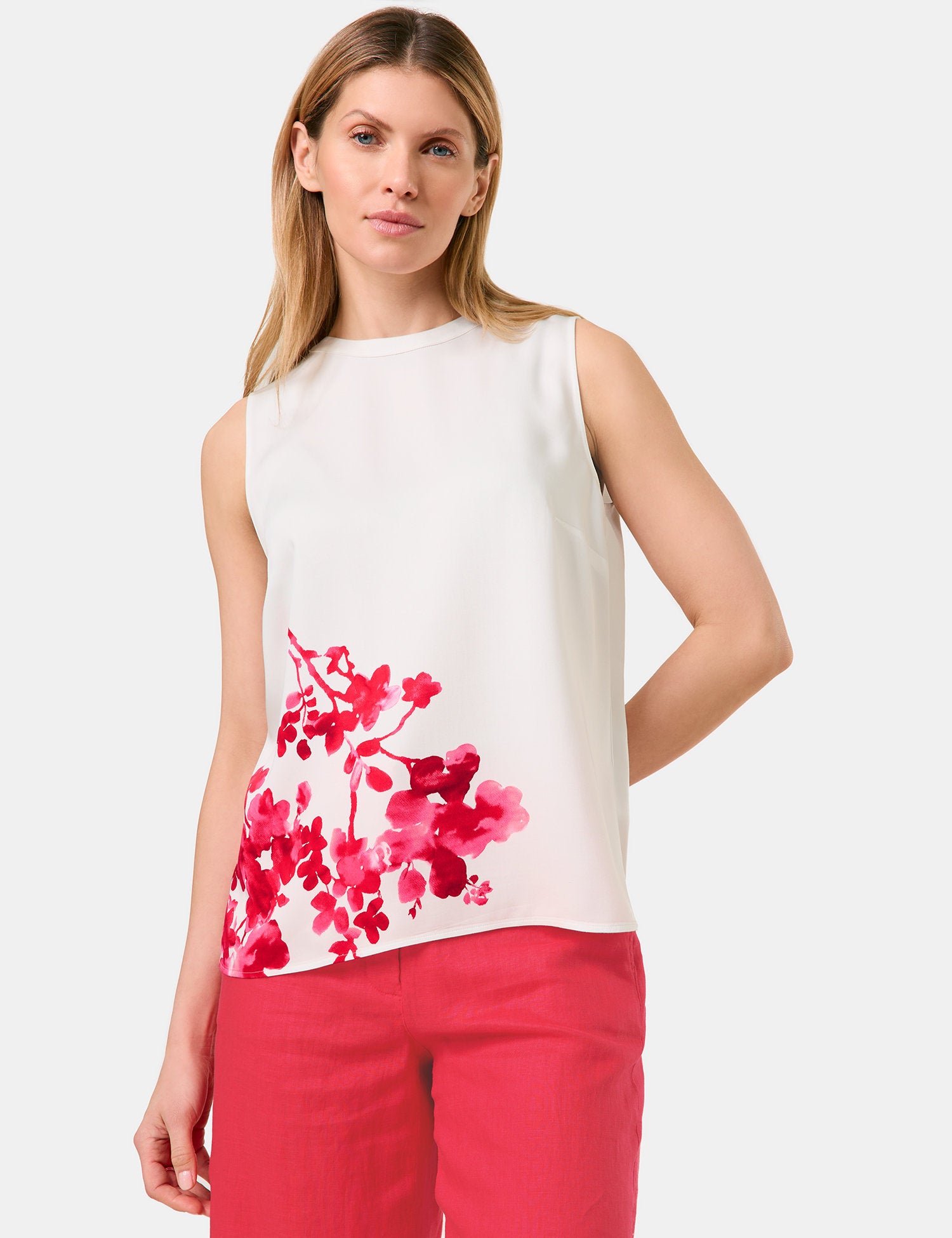 Taifun_Sleeveless Blouse with Floral Details_760334-11228_9702_07